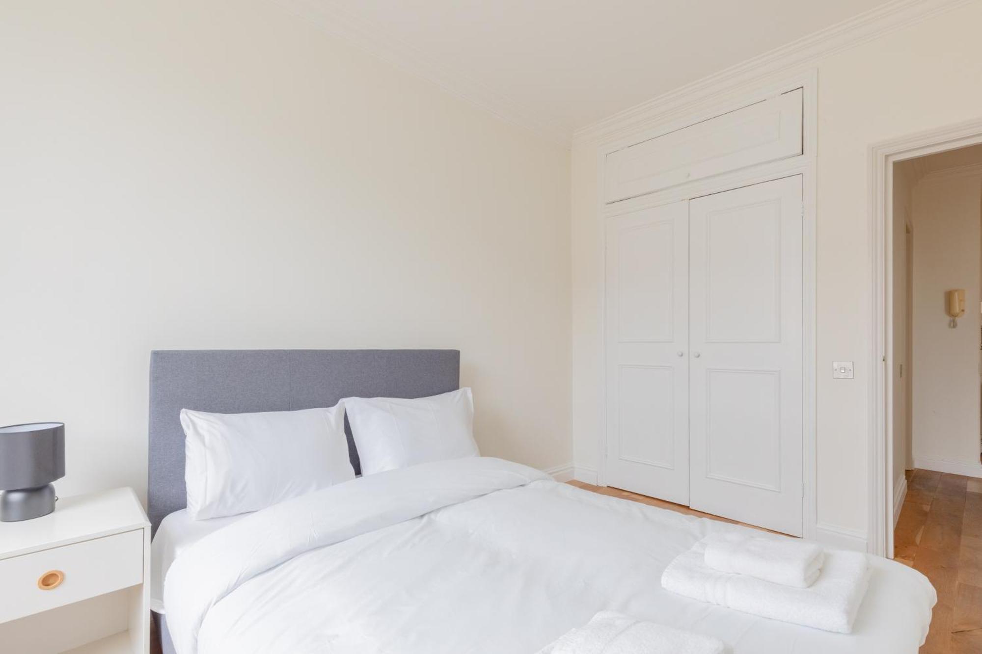 Fantastically Located 2bd Flat Kensington Apartment