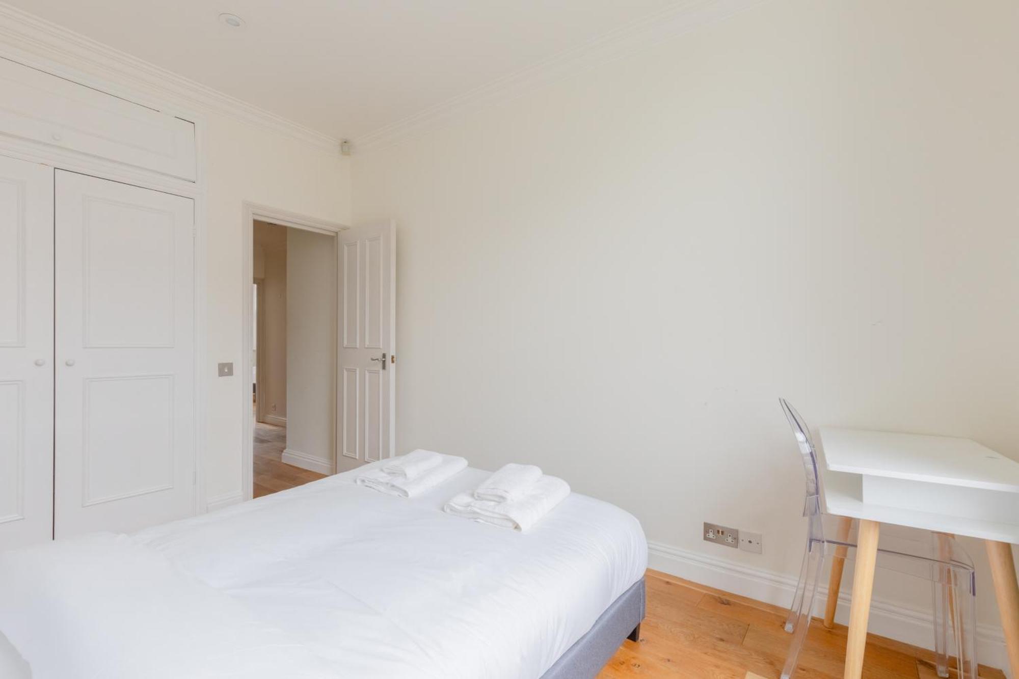 Fantastically Located 2bd Flat Kensington * London