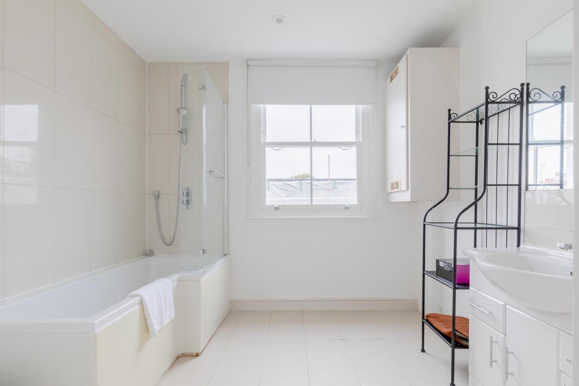 Fantastically Located 2bd Flat Kensington