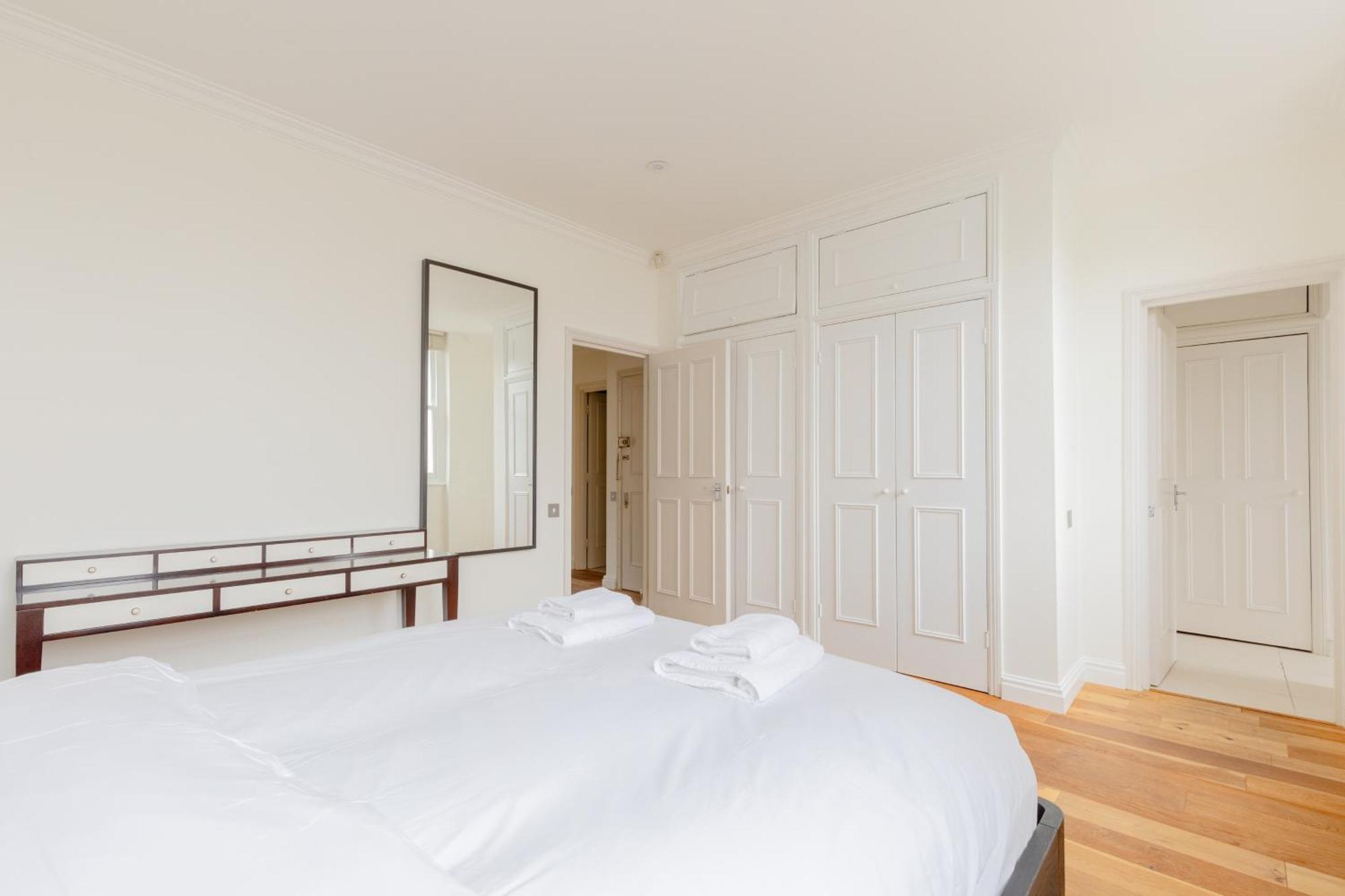 Fantastically Located 2bd Flat Kensington Apartment