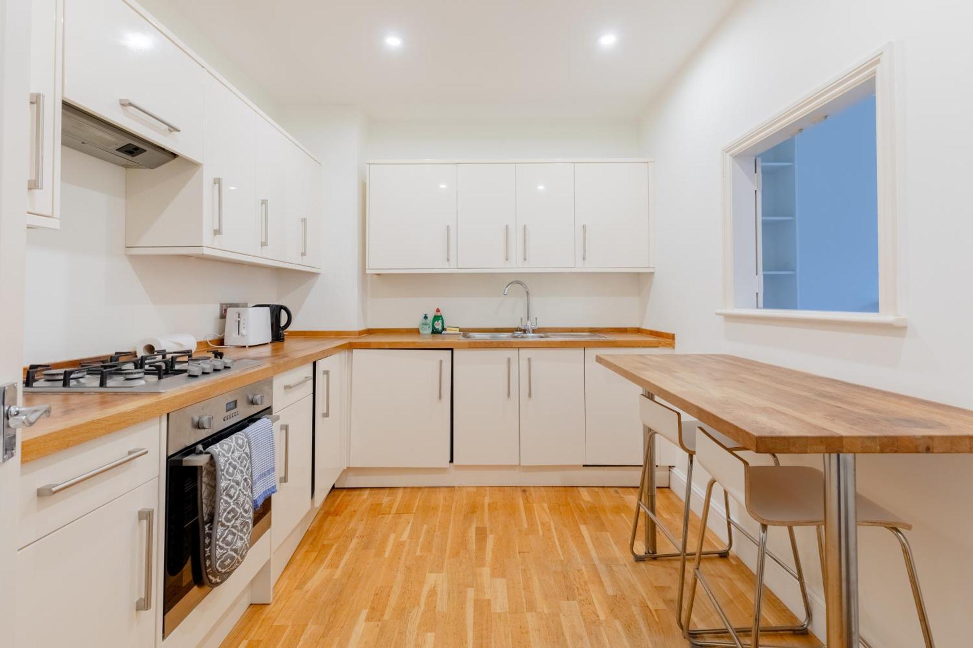 Fantastically Located 2bd Flat Kensington Apartment