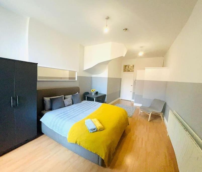 The Location, Distance Walking King's Cross Station London