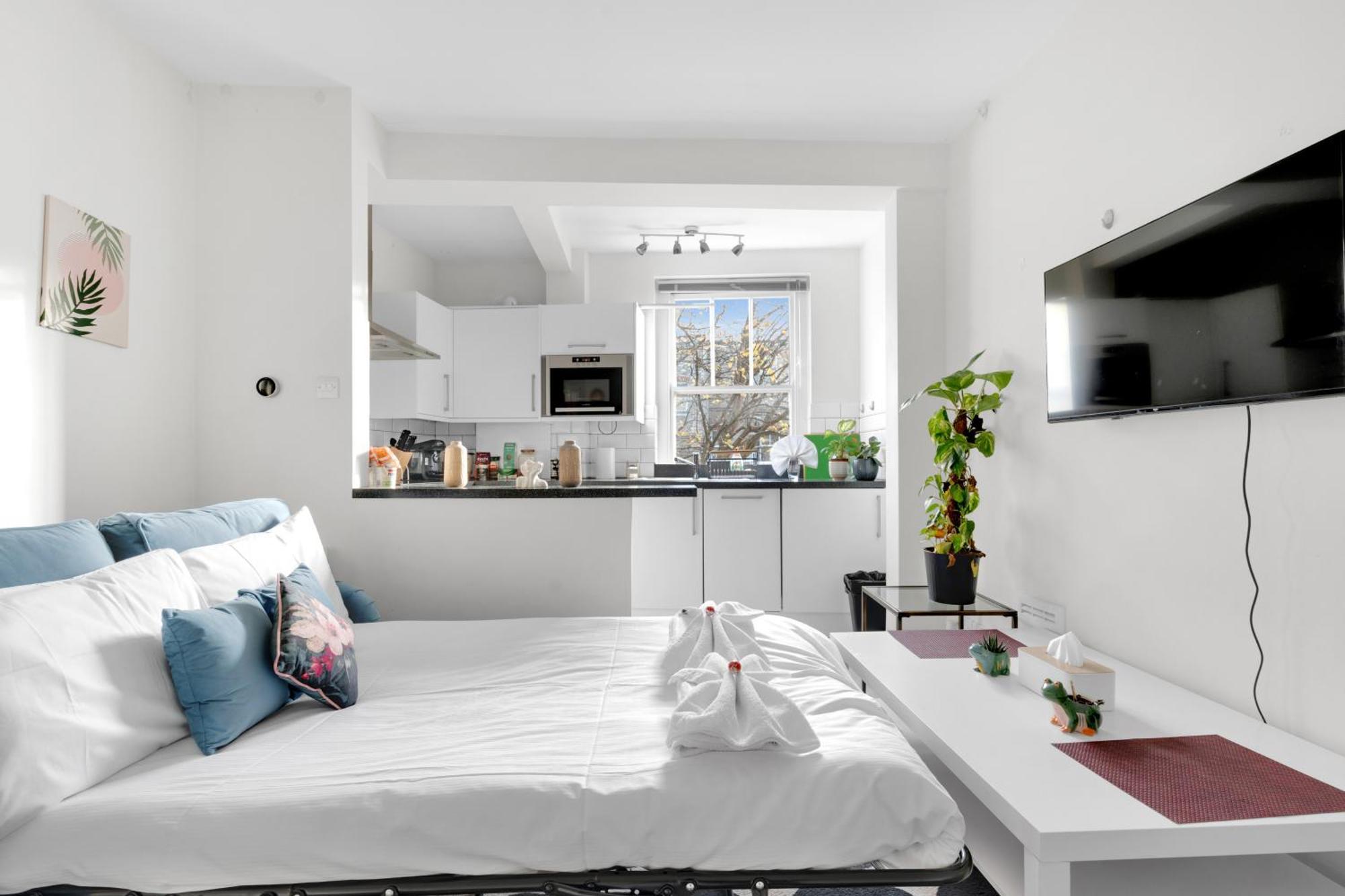 Ultimate Base - 1bd Flat, Perfect For Wireless, Oasis Reunion, London
