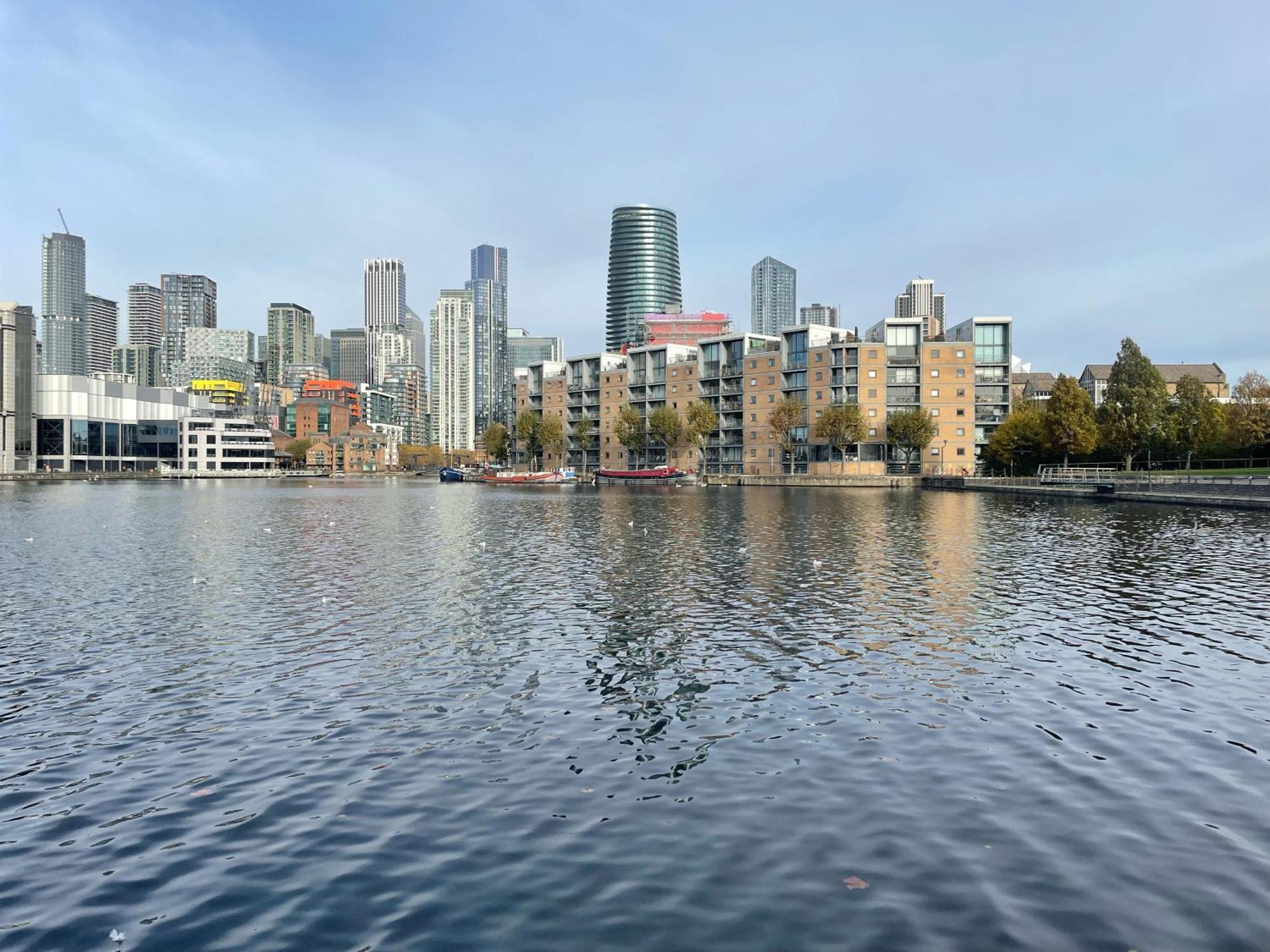 Canary Wharf Waterside Flat Privatunterkunft London