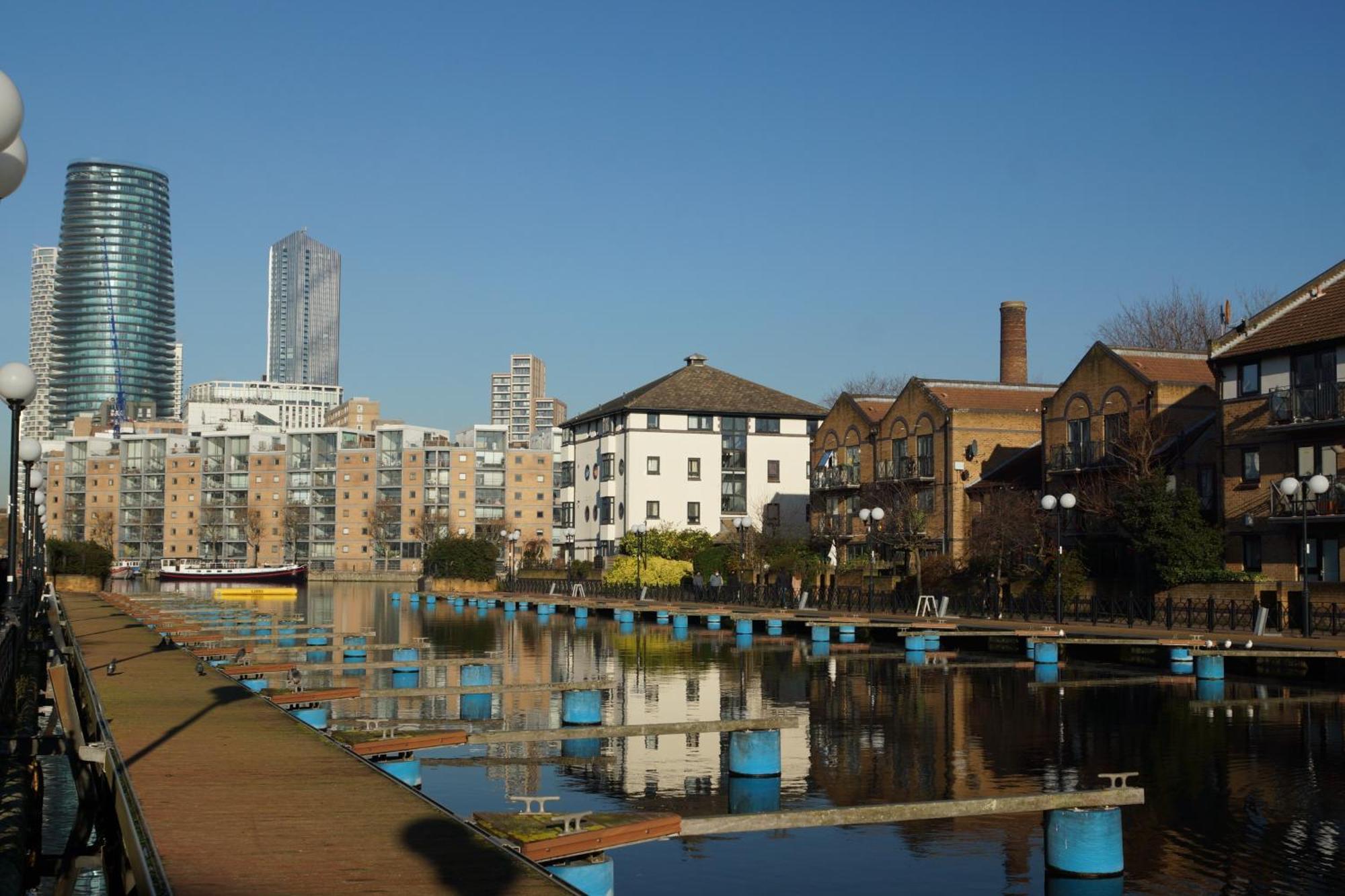 Canary Wharf Waterside Flat Privatunterkunft London