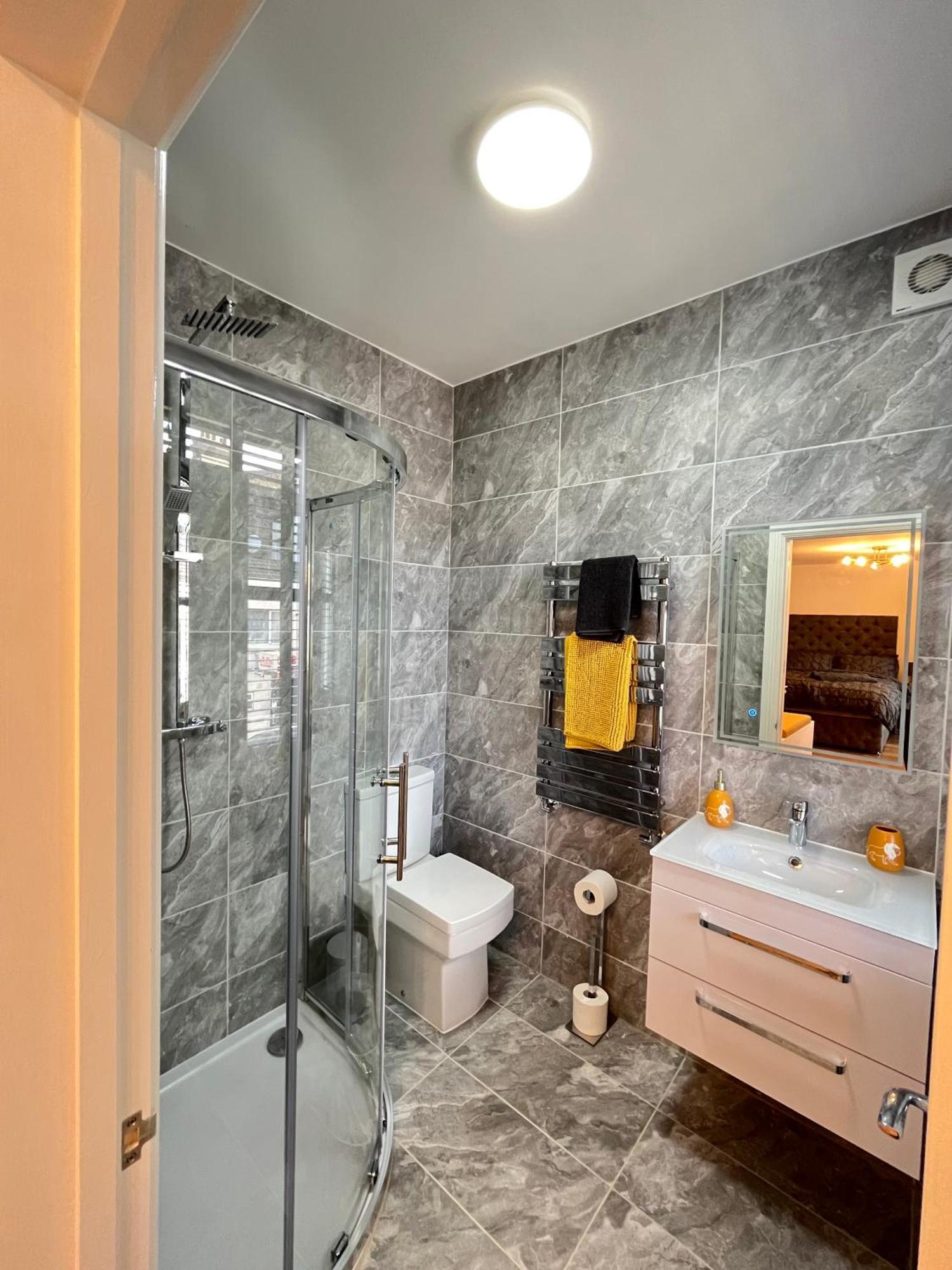 Appartement Beautiful Entire Flat In
