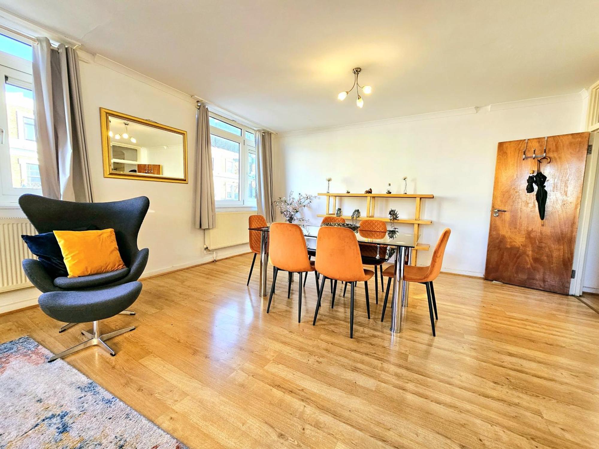 Bright & Spacious In Building With Lift, Right Next To Bayswater Station - Walk To Kensington Palace, Hyde Park, Little Venice & Notting Hill Apartment London