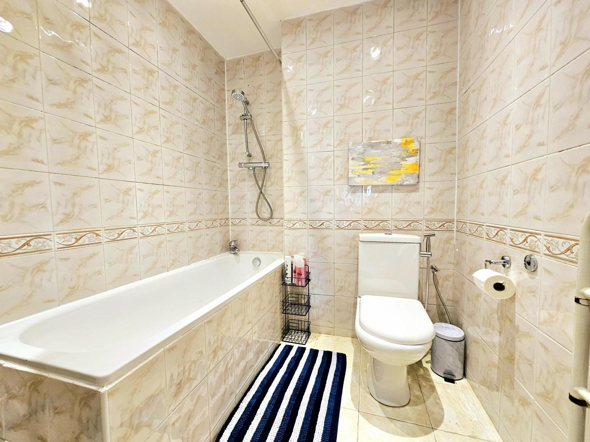 Bright & Spacious In Building With Lift, Right Next To Bayswater Station - Walk To Kensington Palace, Hyde Park, Little Venice & Notting Hill * London