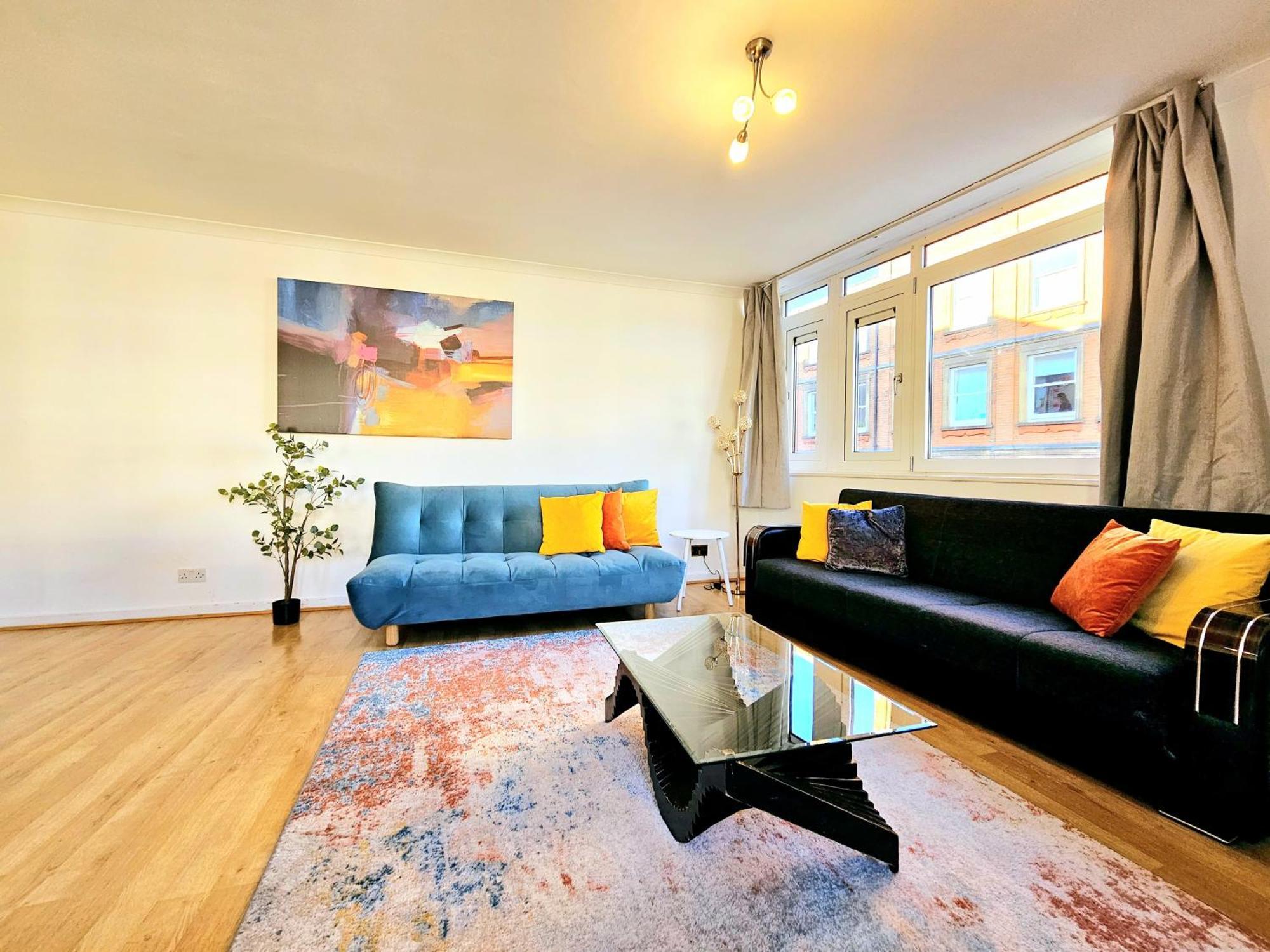 Apartment Bright & Spacious In Building With Lift, Right Next To Bayswater Station - Walk To Kensington Palace, Hyde Park, Little Venice & Notting Hill London