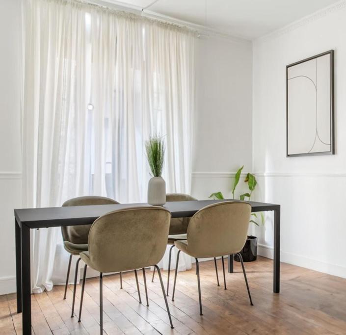 Lovely Spot By City Of Apartment