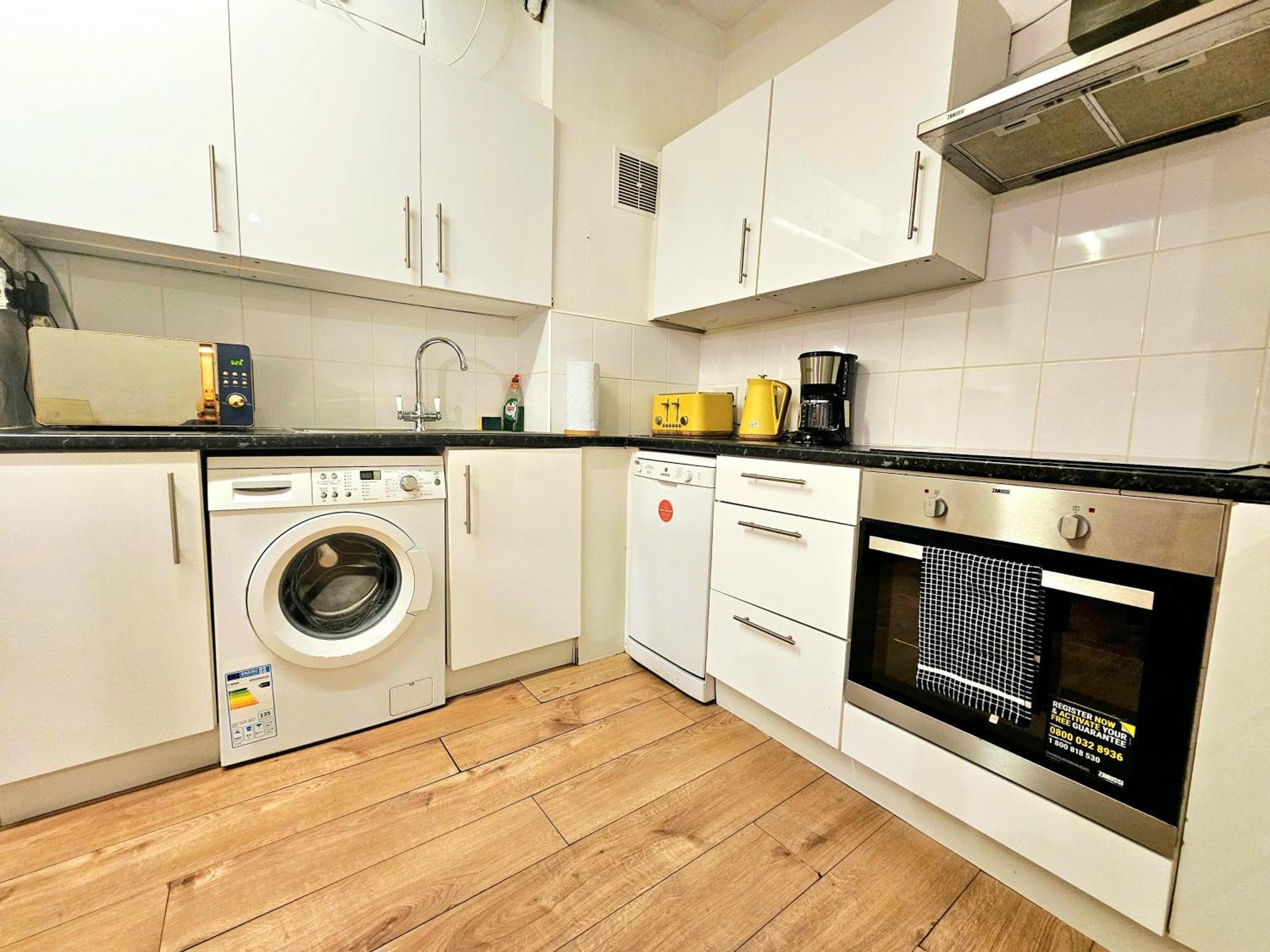 Duplex With 3 Bedrooms And Large Sofa-bed Back Patio, Near Angel And King's Cross Station *