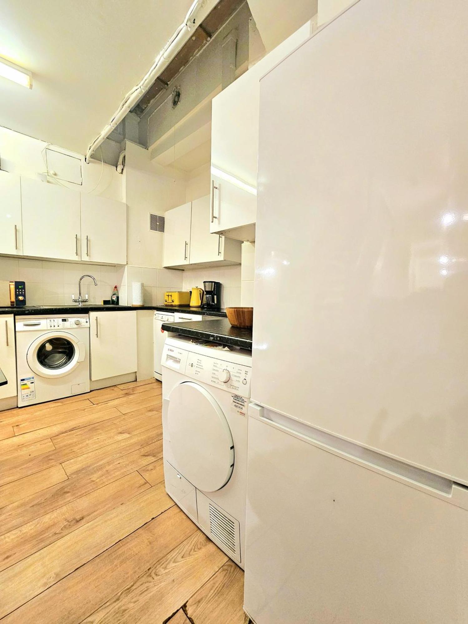 Apartment Duplex With 3 Bedrooms And Large Sofa-bed Back Patio, Near Angel And King's Cross Station
