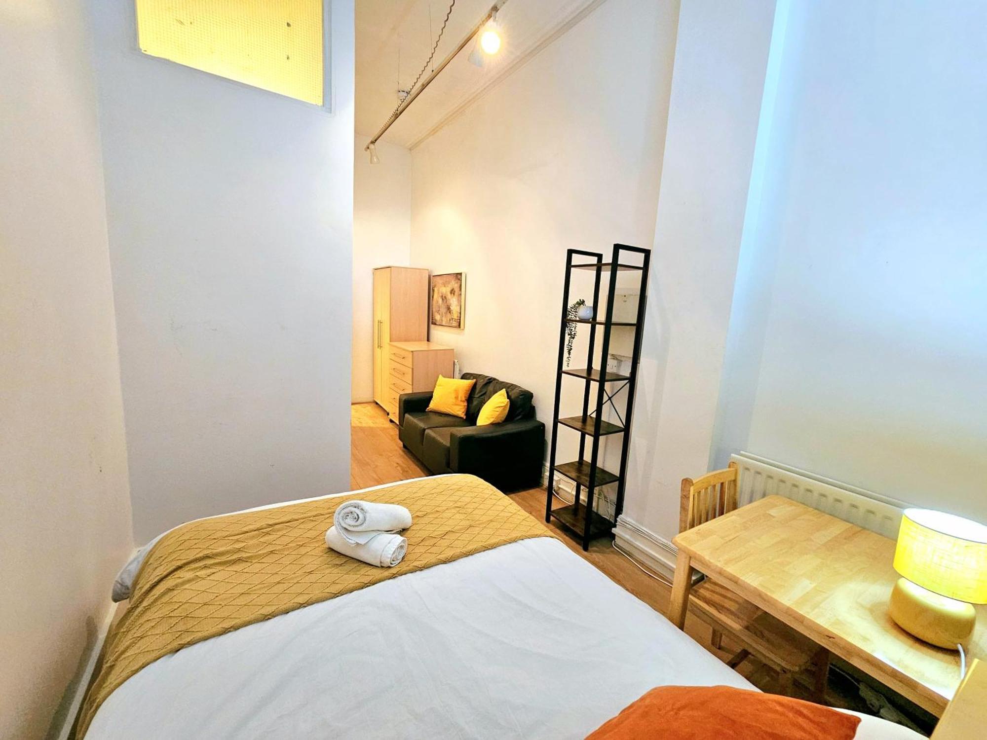 Apartment Duplex With 3 Bedrooms And Large Sofa-bed Back Patio, Near Angel And King's Cross Station
