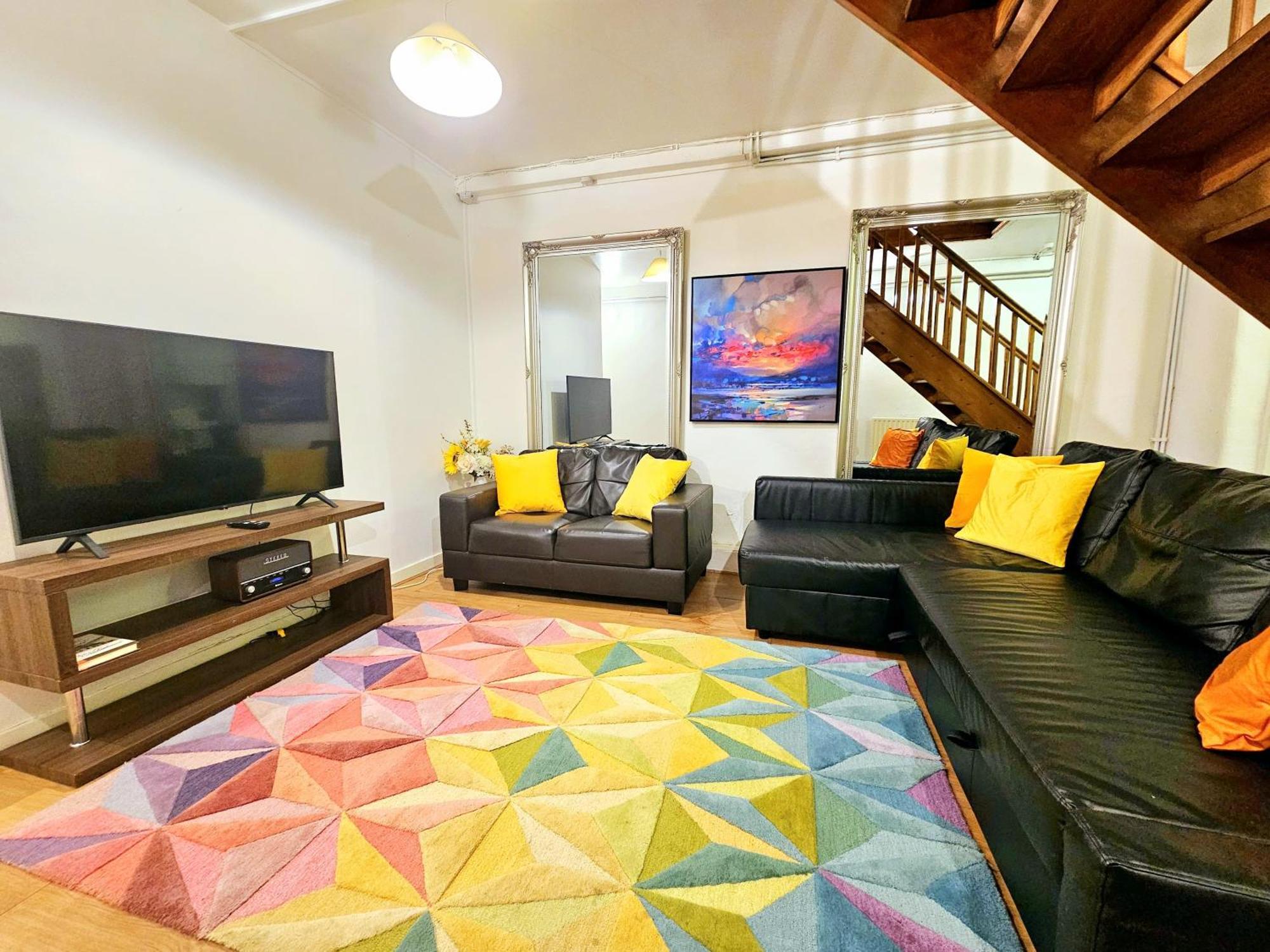 Apartment Duplex With 3 Bedrooms And Large Sofa-bed Back Patio, Near Angel And King's Cross Station
