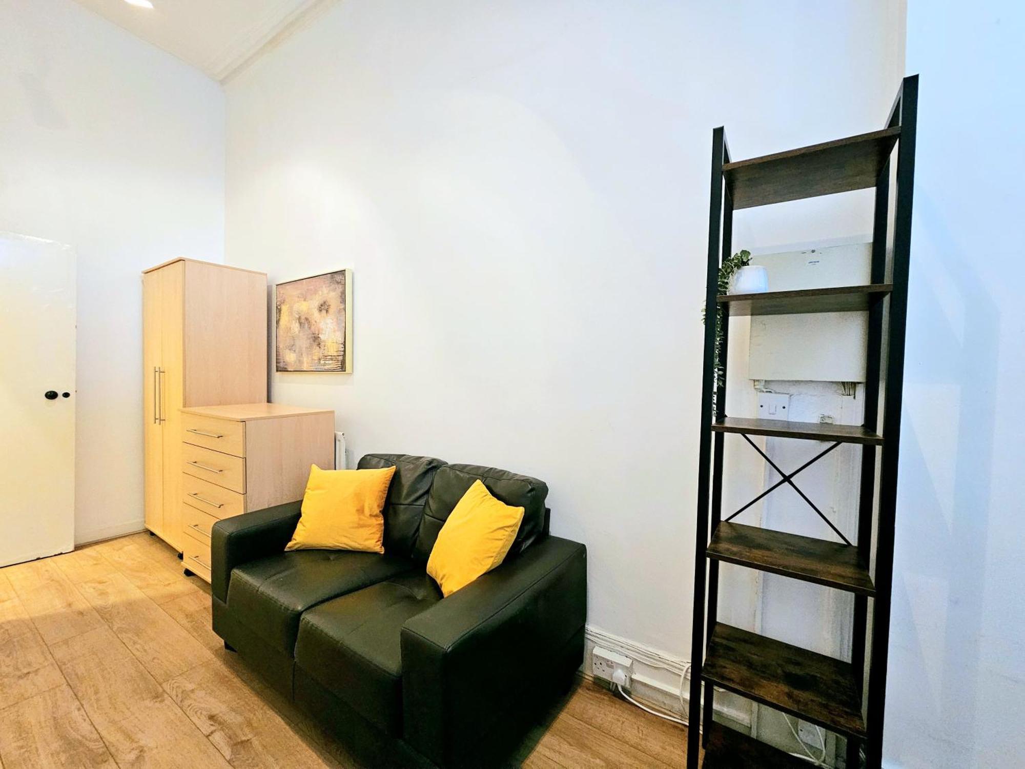 Duplex With 3 Bedrooms And Large Sofa-bed Back Patio, Near Angel And King's Cross Station *