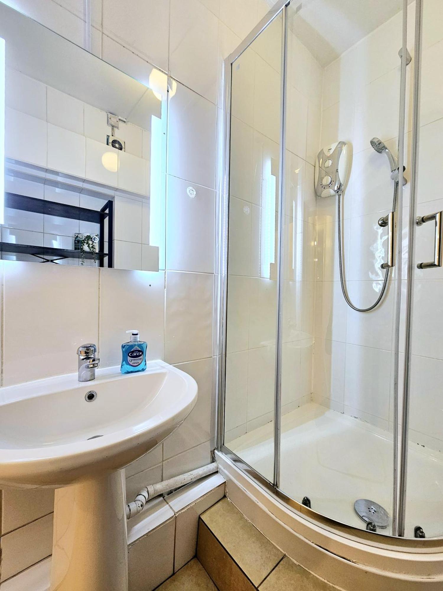 Apartment Duplex With 3 Bedrooms And Large Sofa-bed Back Patio, Near Angel And King's Cross Station *