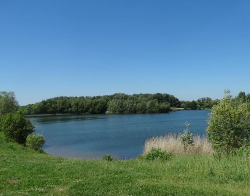 Apartamento Heathrow Airport Bedfont Lakes 2 Bedroom *