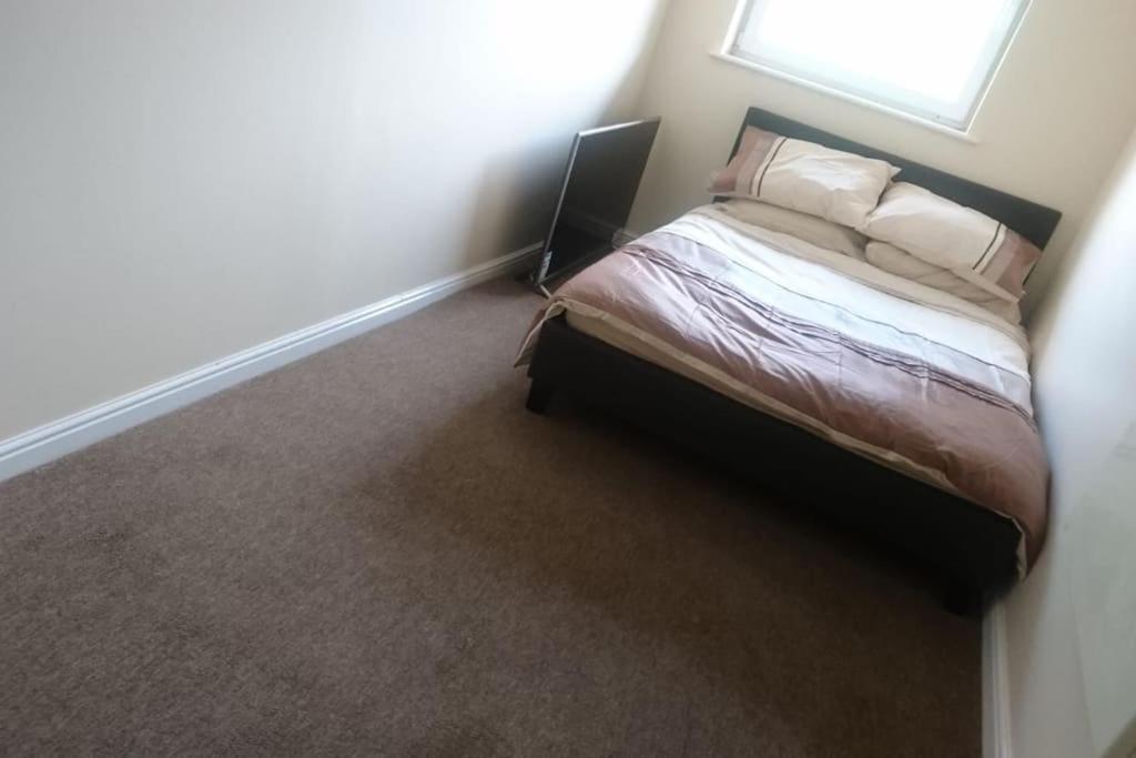 Apartamento Heathrow Airport Bedfont Lakes 2 Bedroom Londres