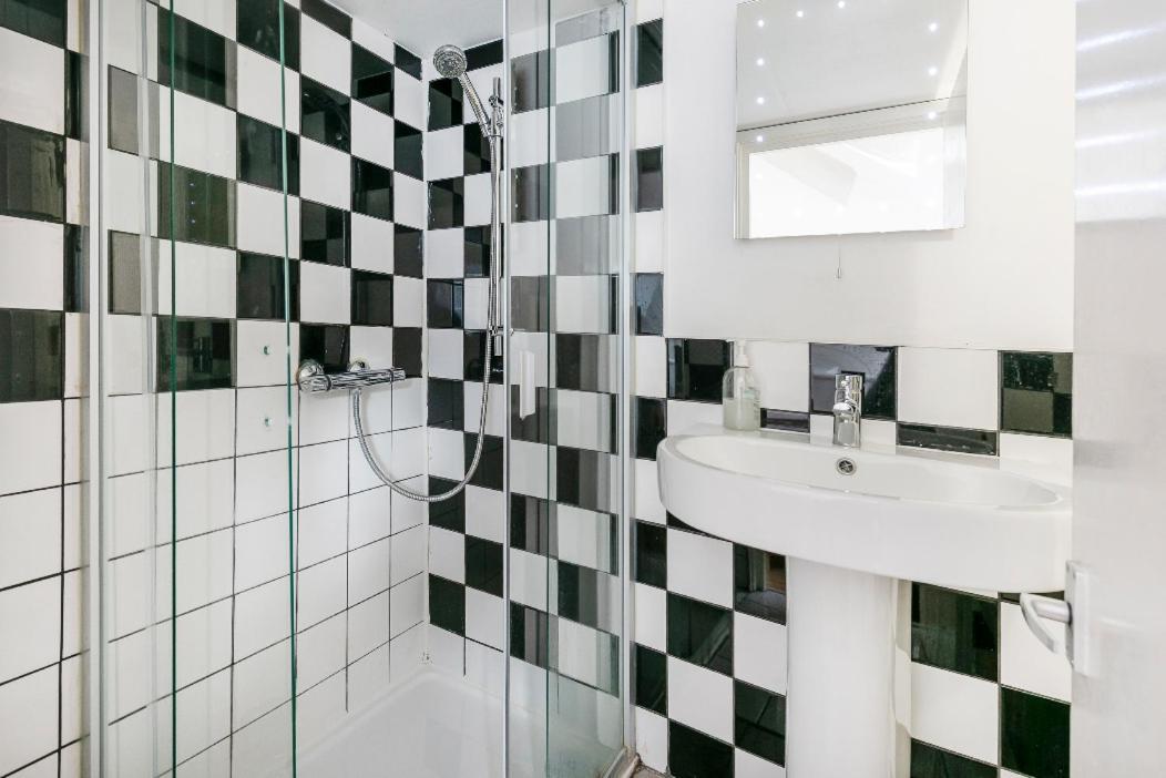 Homestay Covent Garden Collections