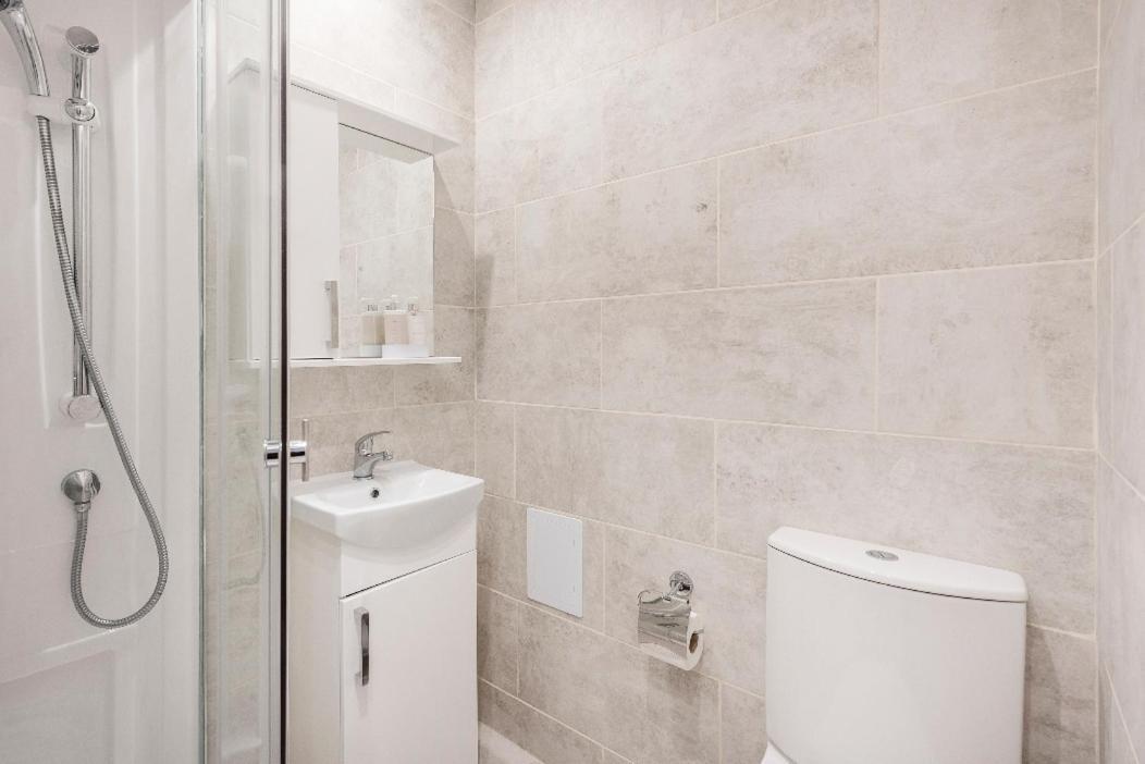 Homestay Covent Garden Collections *