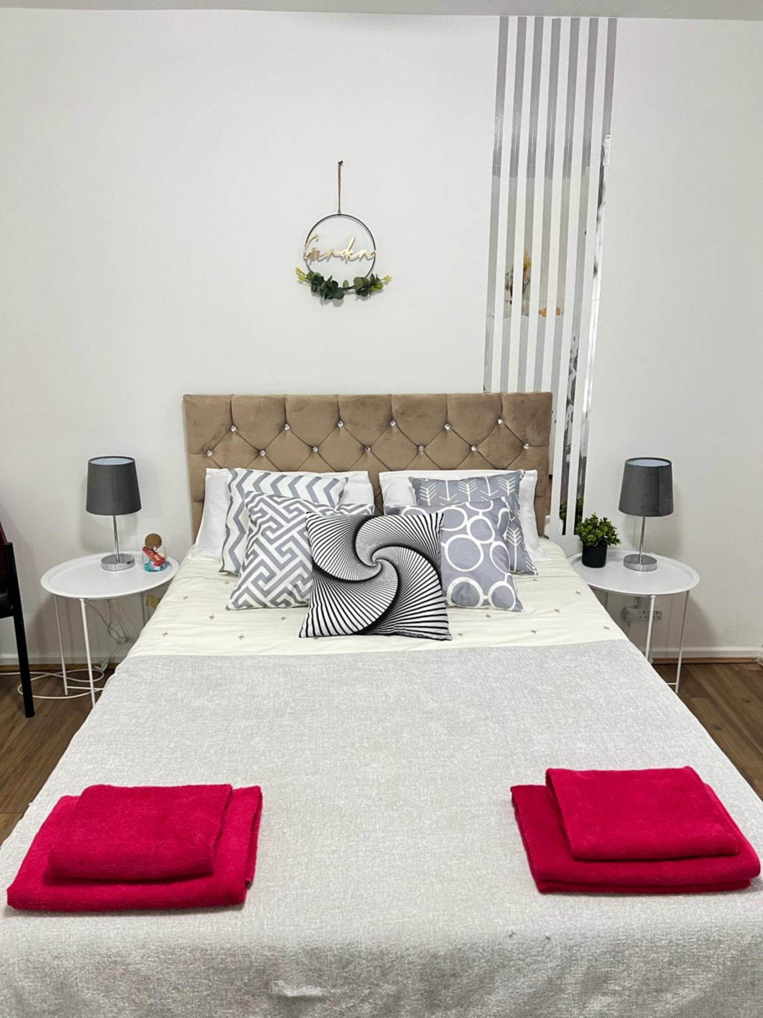 Spacious For Rent 10 Min From Tower Bridge Pensión