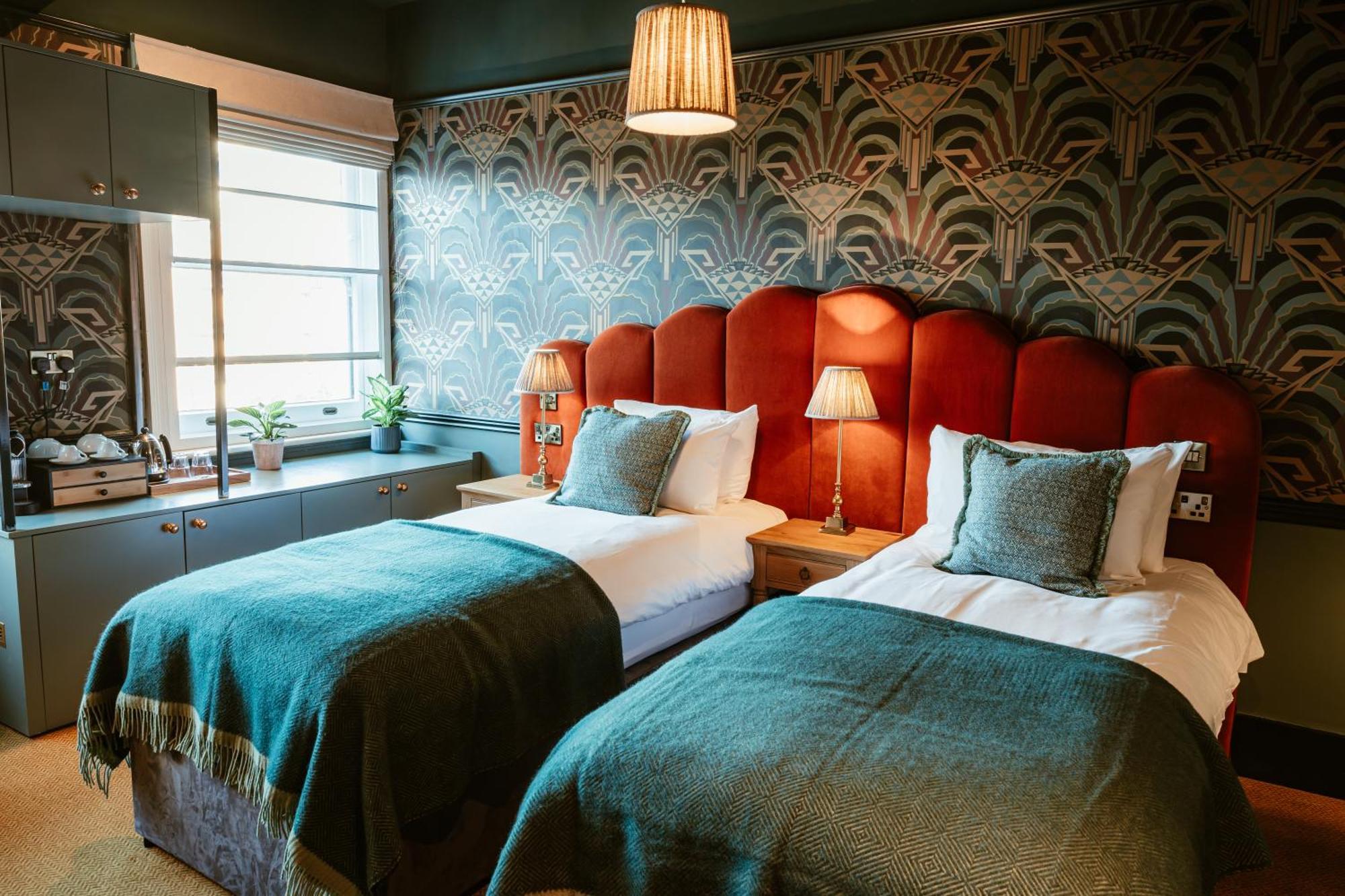 Inn Hand & Flower 3*