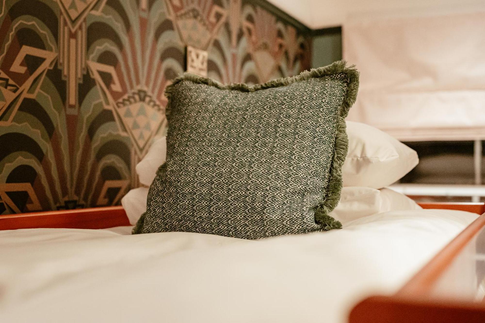 Inn Hand & Flower 3*
