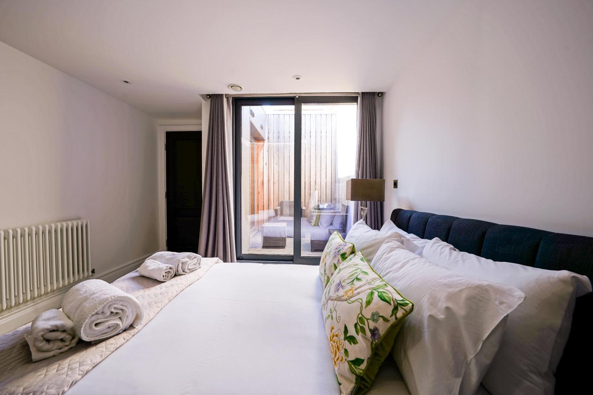 High Steet Kensington Penthouse Apartment London