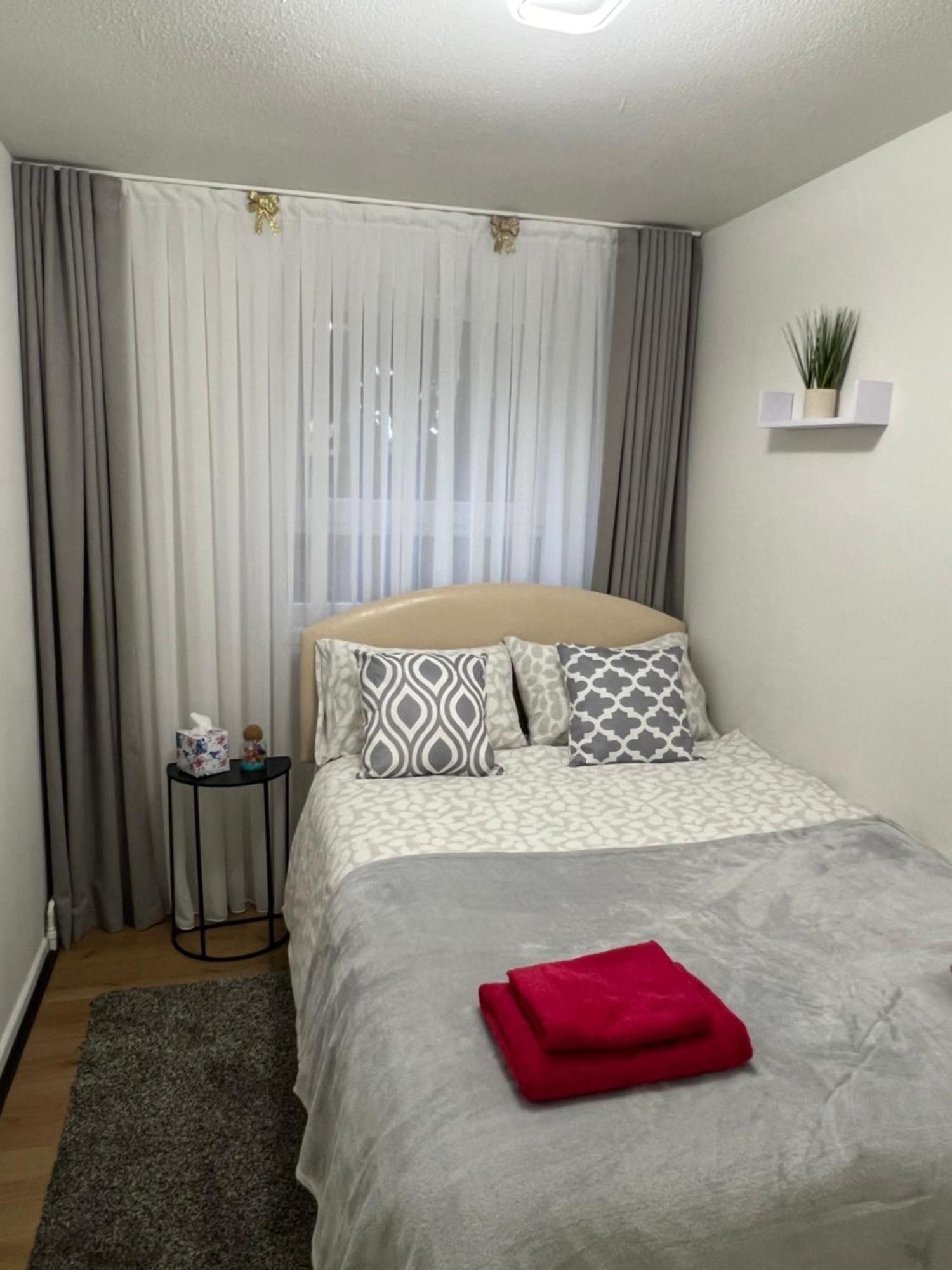 Pensión Spacious For Rent 10 Min From Tower Bridge Londres