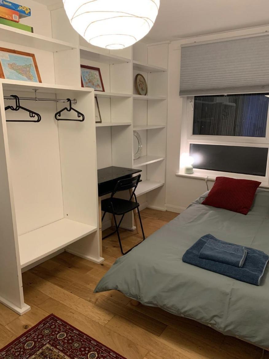 Leilighet East Two Bedroom With Private Patio - Entire *
