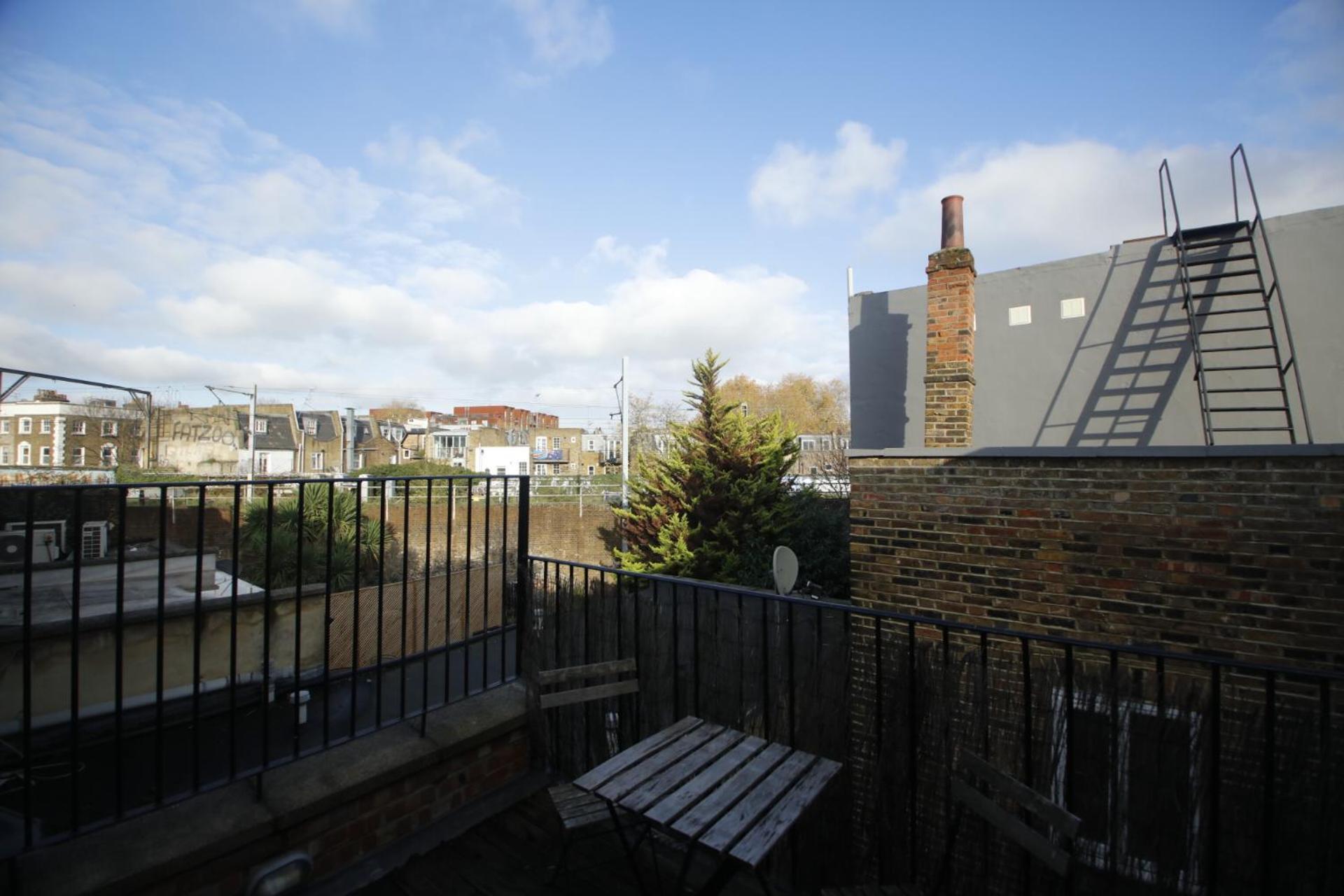 Cosy Camden 1 Bedroom Terrace Apartment London