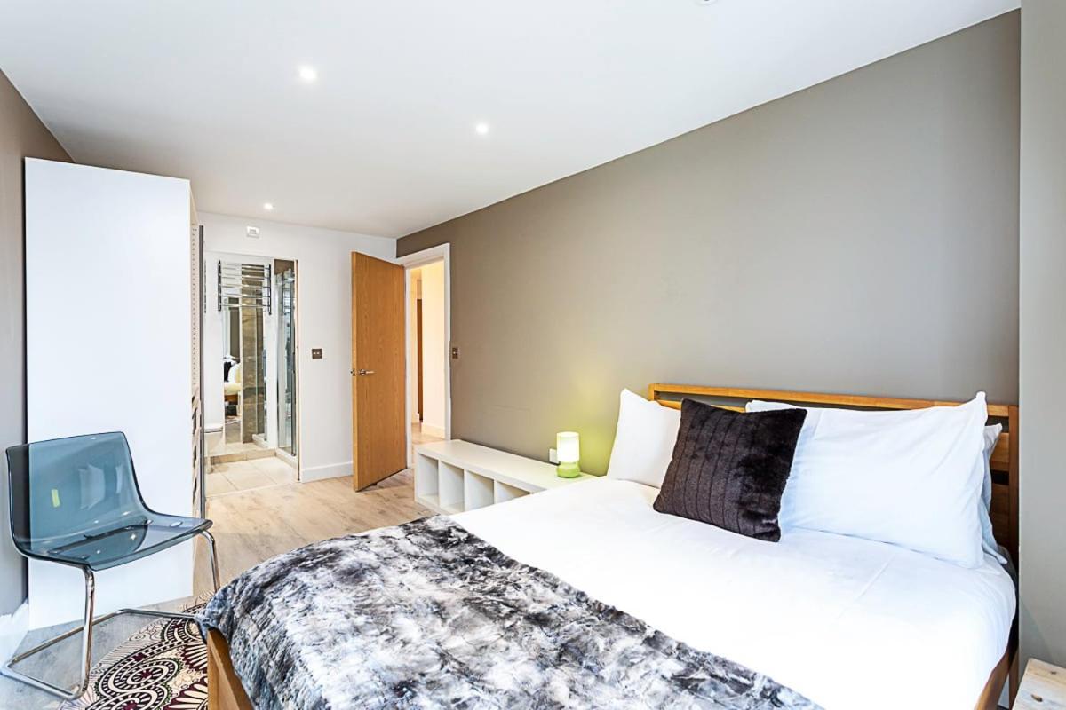 Duplex Two-bed Near Tower Bridge * London
