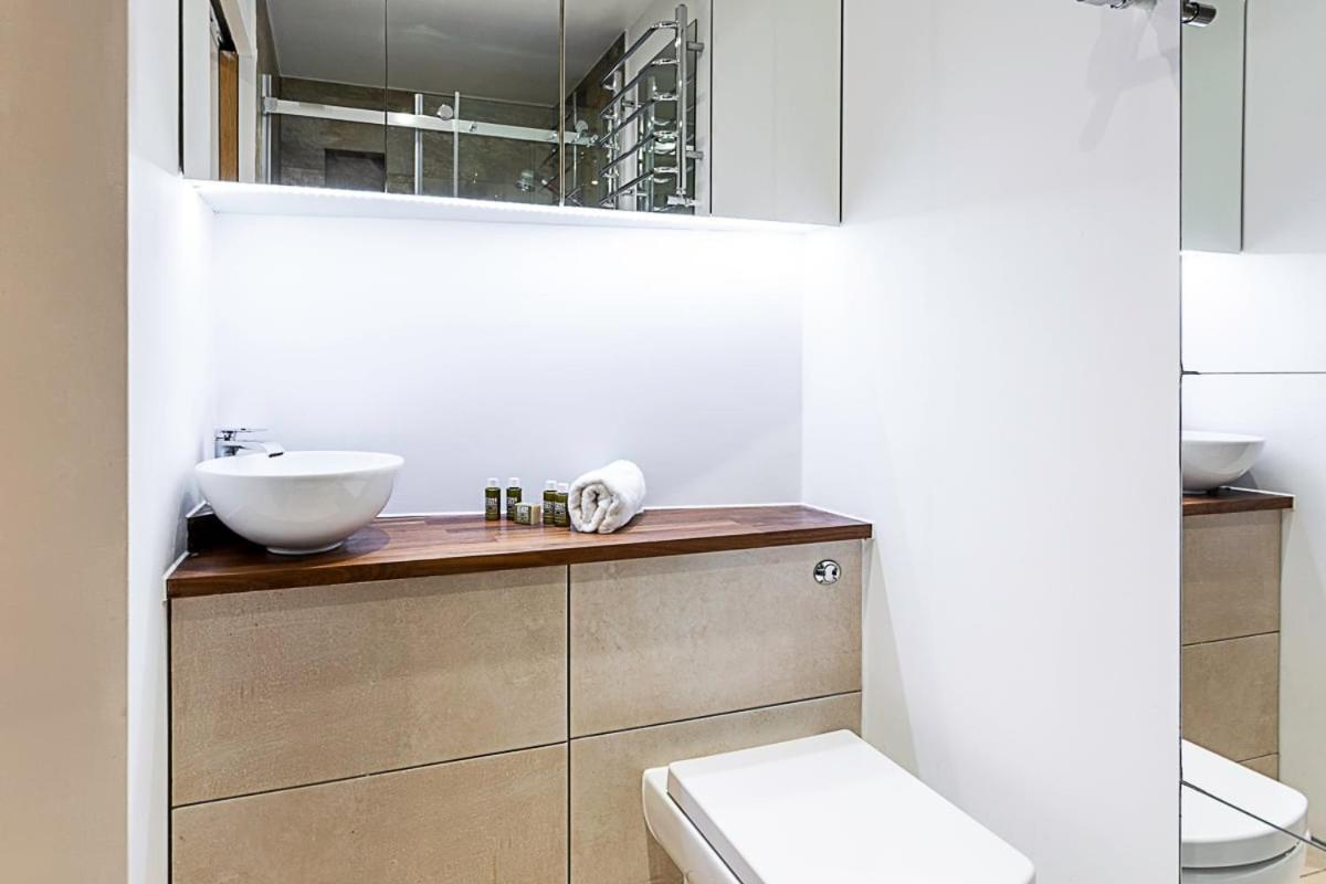 Duplex Two-bed Near Tower Bridge Apartment