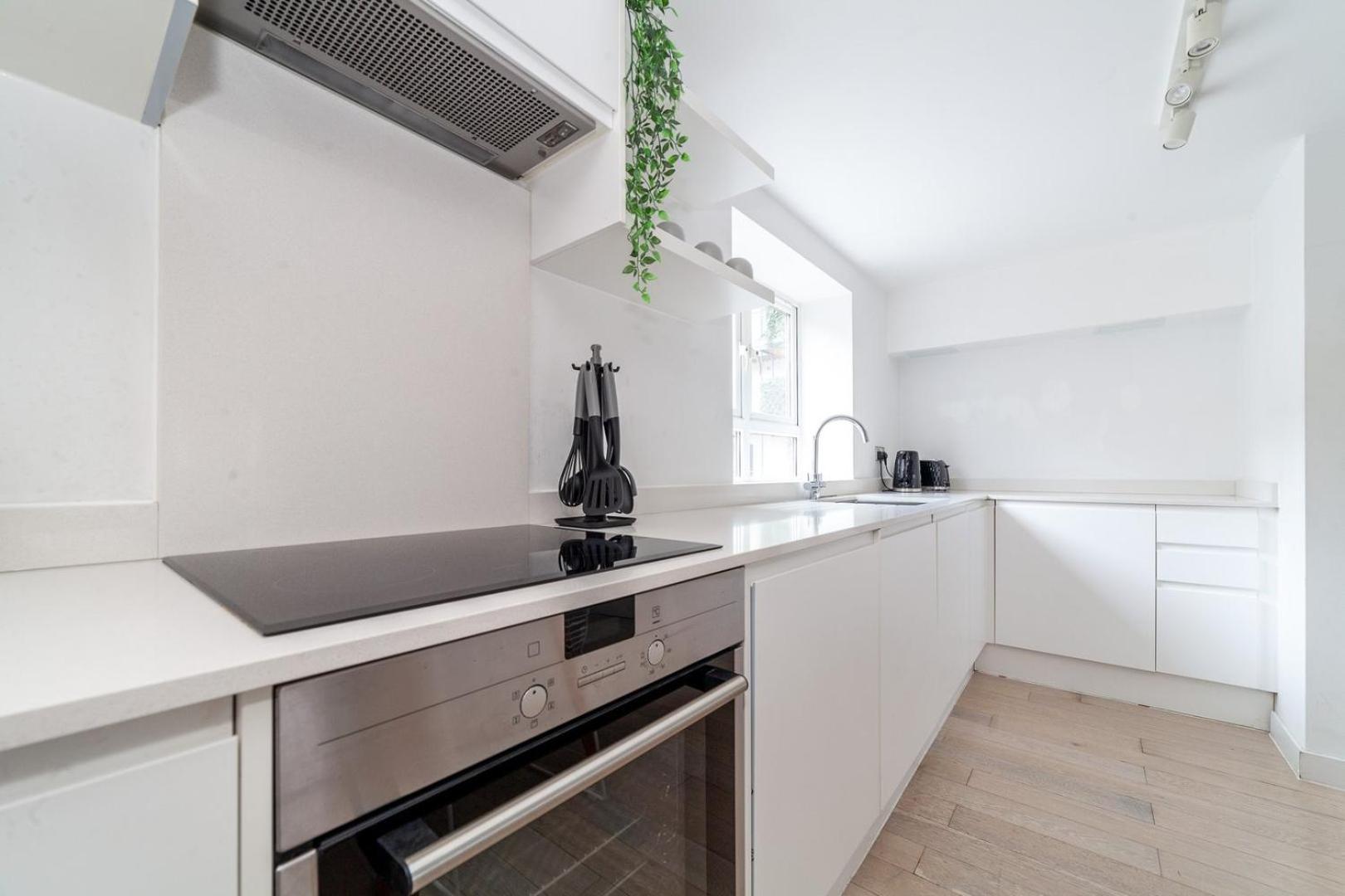 Relay Two Bedroom Belgravia Charm Leilighet London