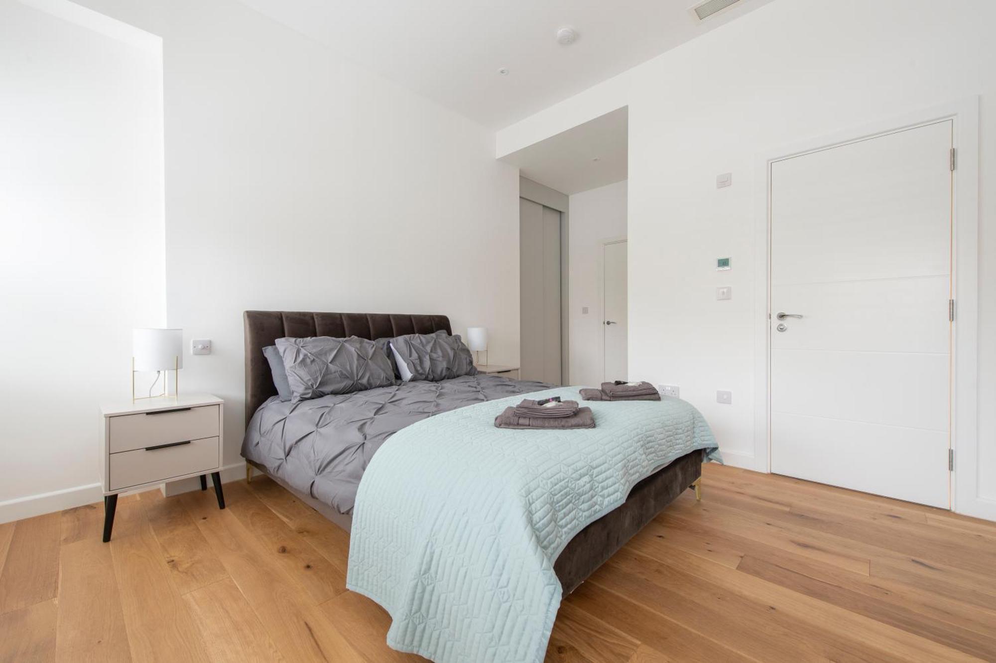 Apartment Exquisite 3br Duplex Period Conversion, Air-con & Amenities *