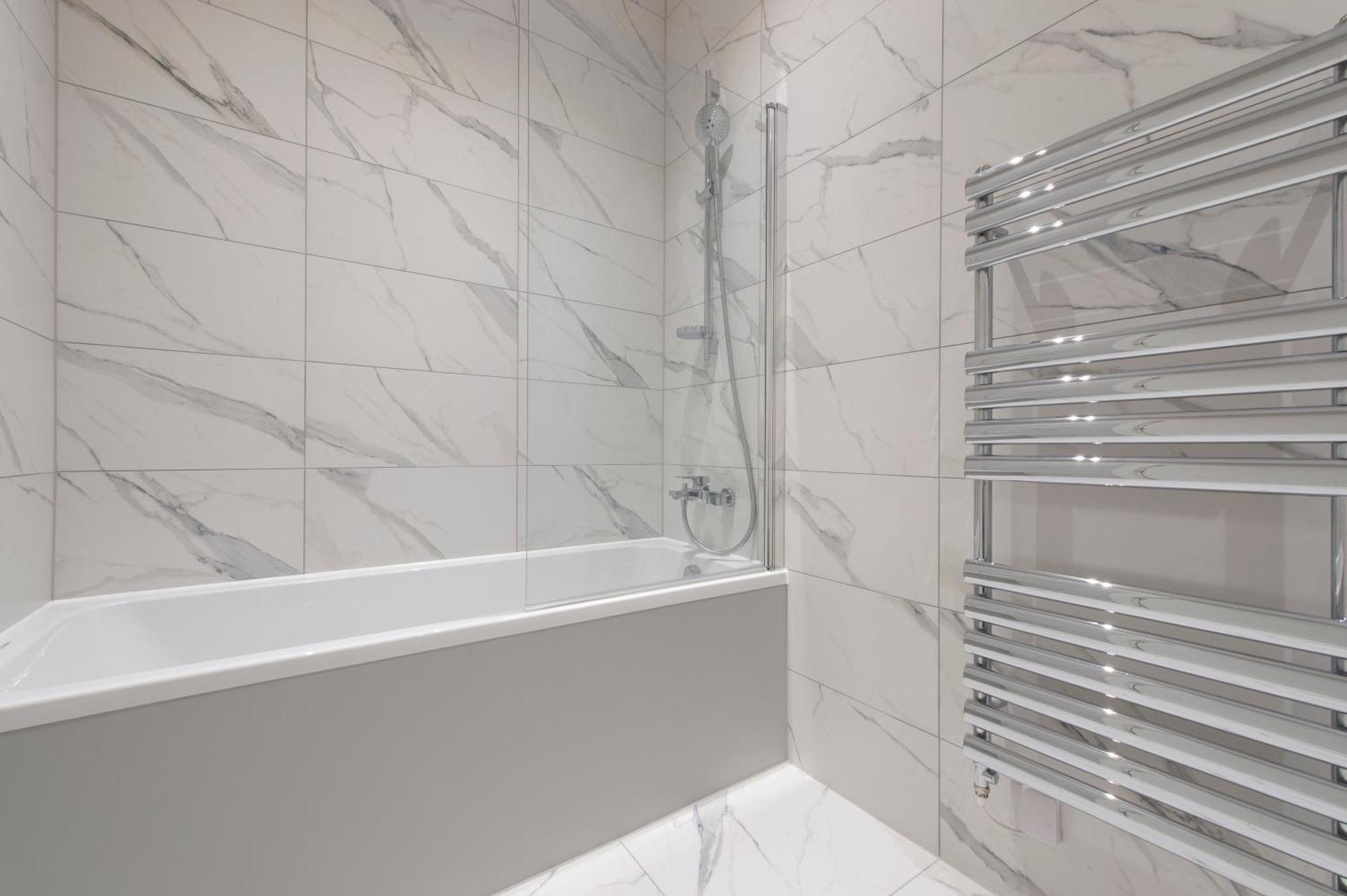 Exquisite 3br Duplex Period Conversion, Air-con & Amenities * London