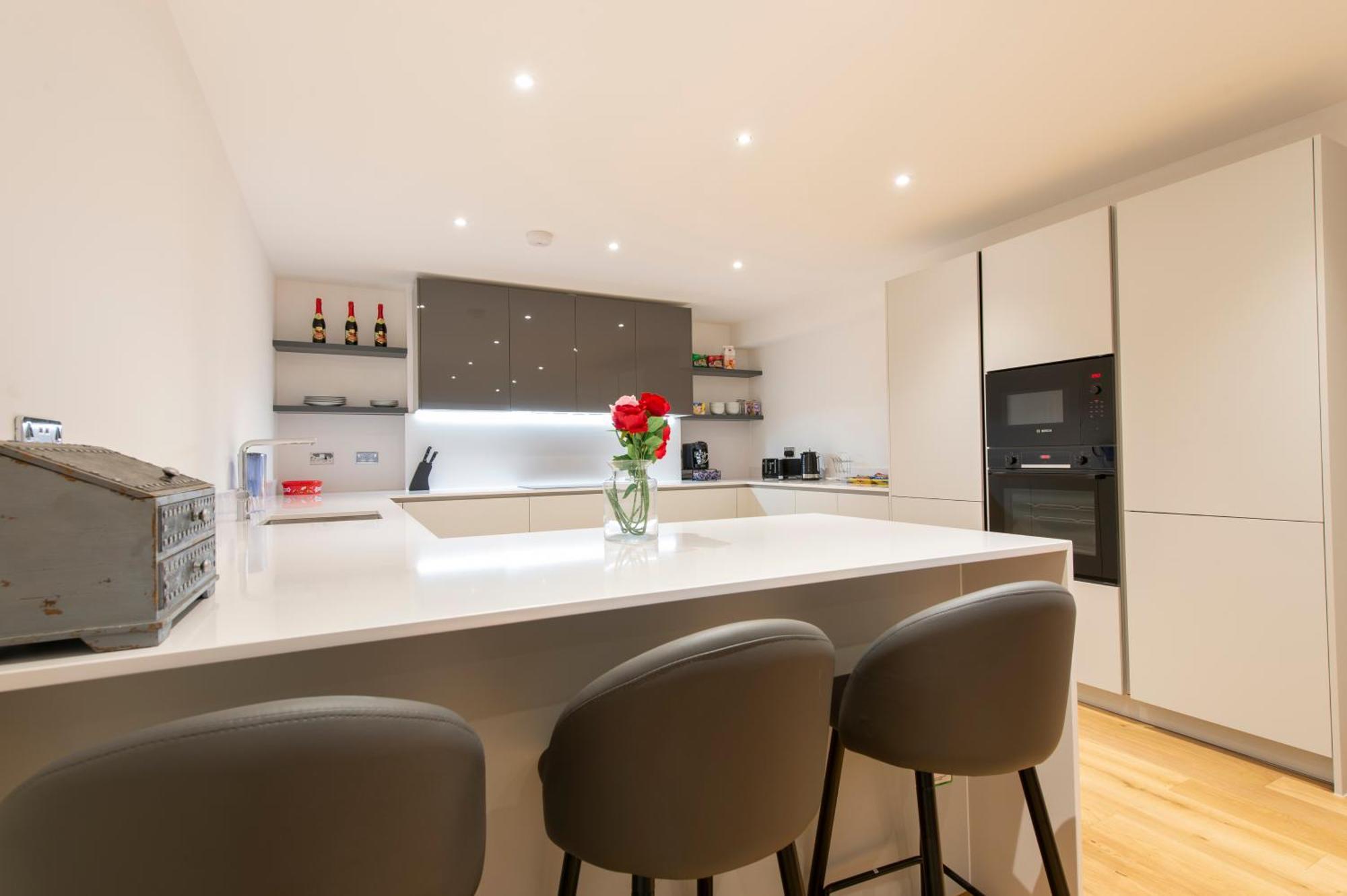 Apartment Exquisite 3br Duplex Period Conversion, Air-con & Amenities London