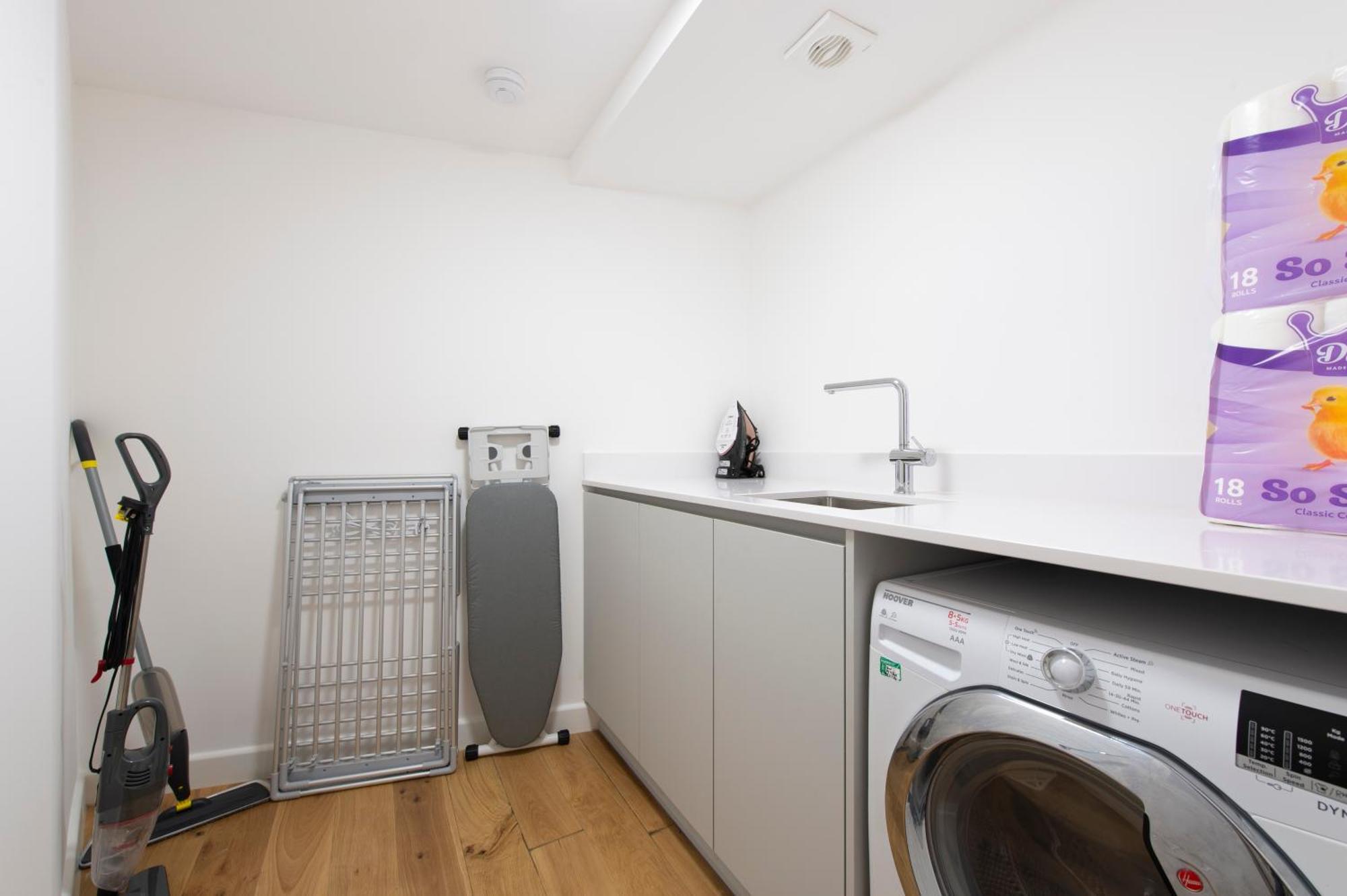 Apartment Exquisite 3br Duplex Period Conversion, Air-con & Amenities *