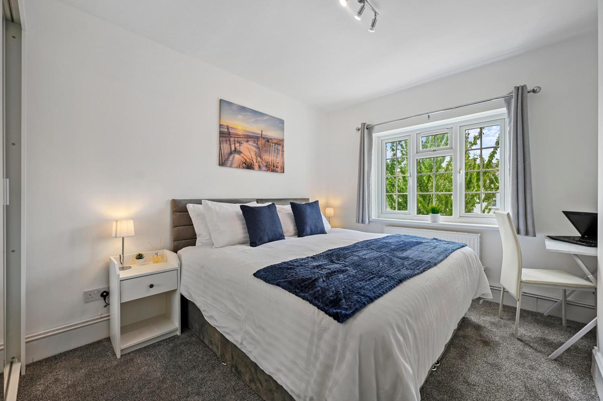 Host & - York Road Apartment *