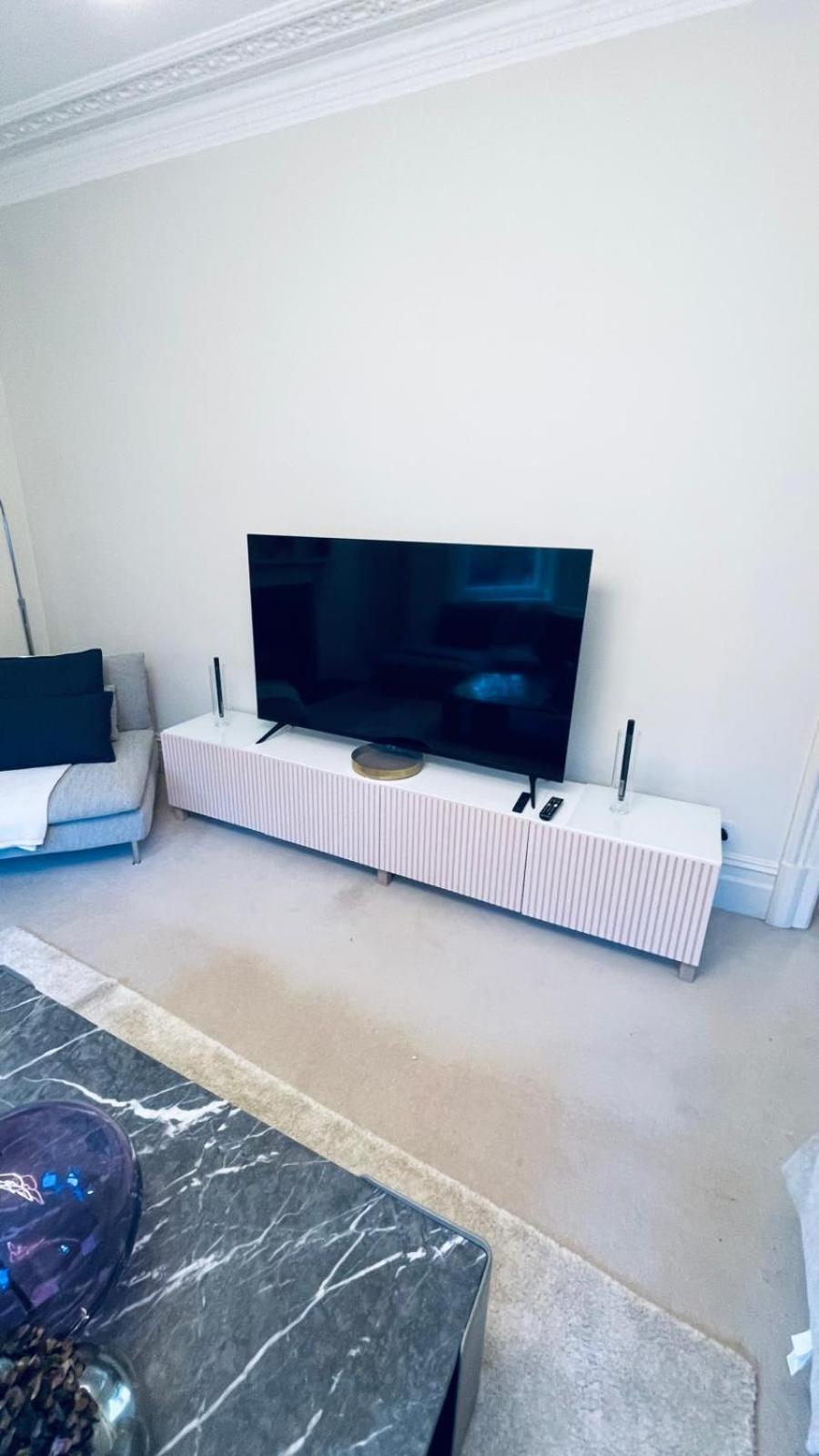 A Contemporary Flat In Chelsea * London