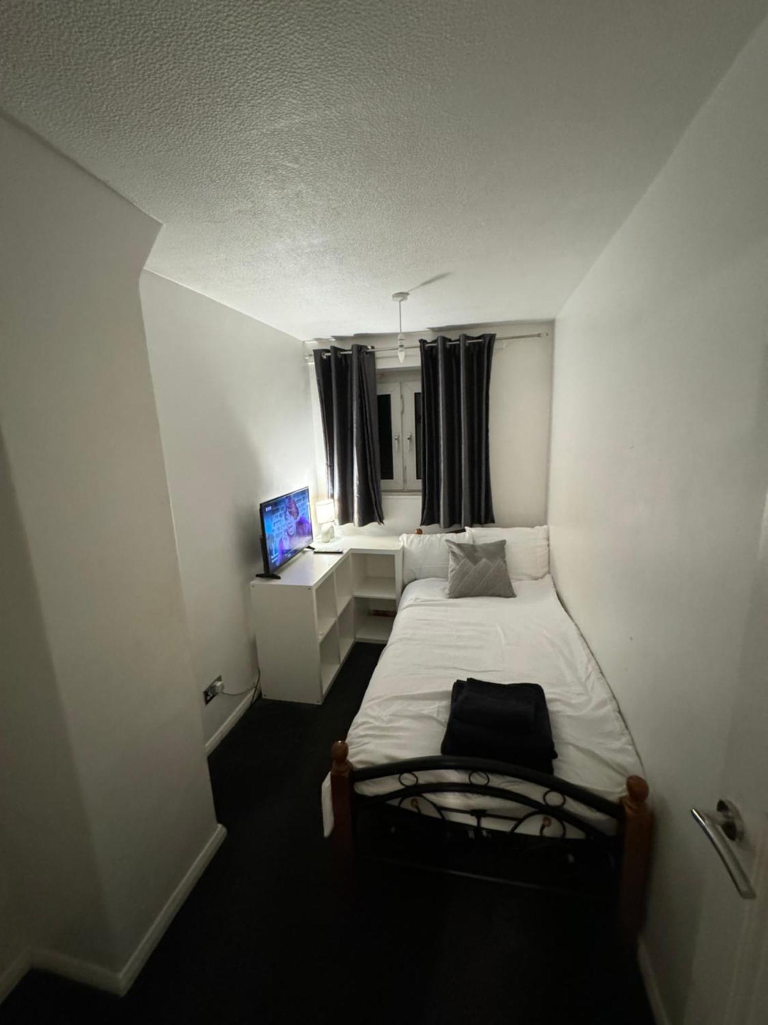 Feriehus 3 Bedroom House Stratford London, Sleeps 5 *