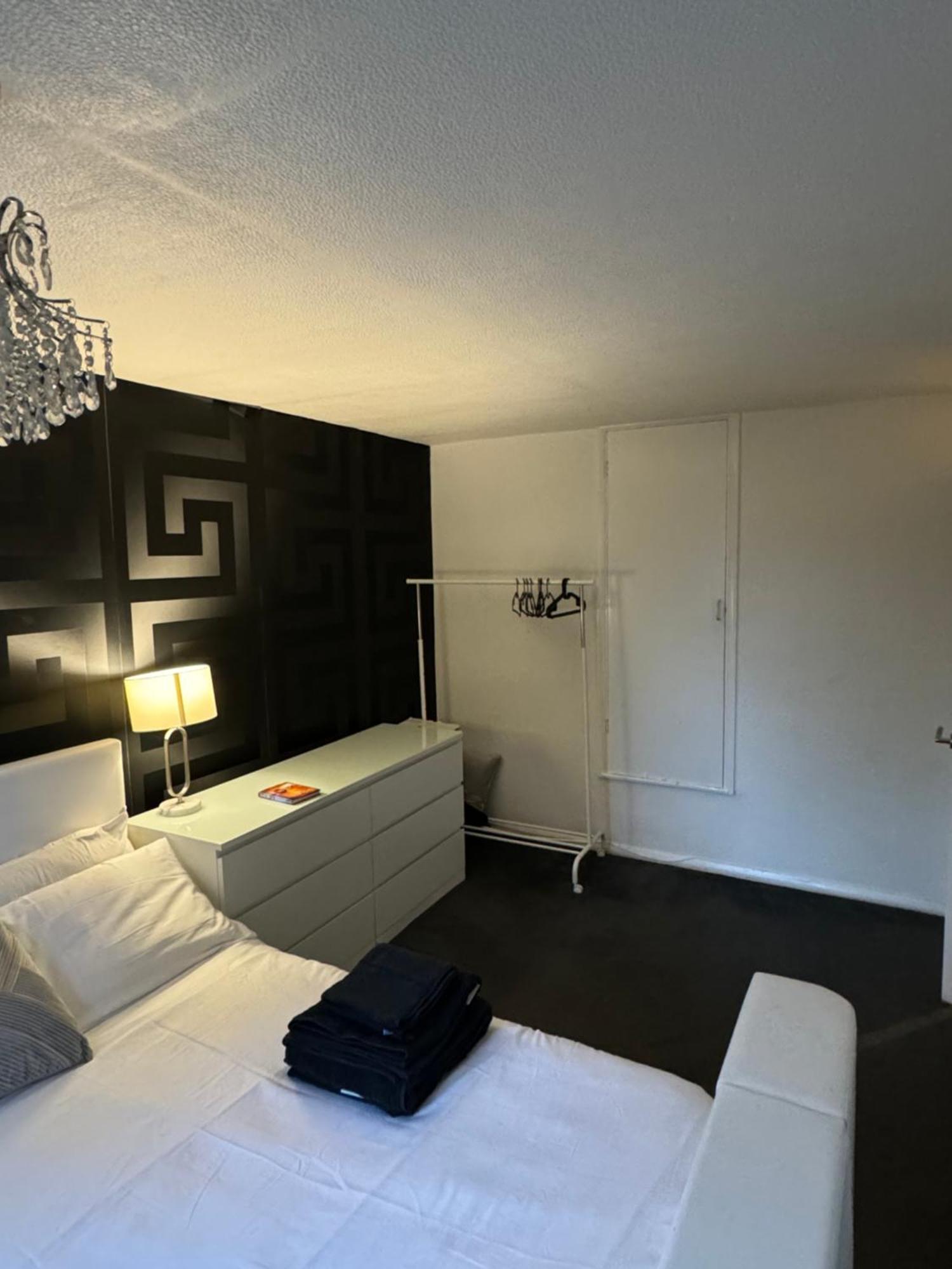 3 Bedroom House Stratford London, Sleeps 5 Feriehus London