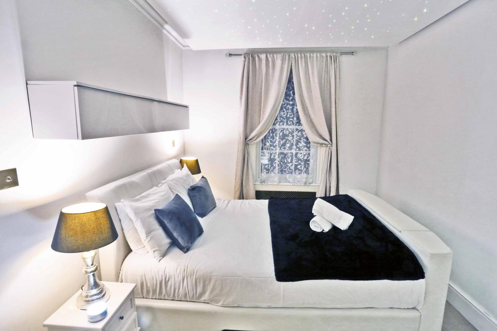 Piccadilly Circus Collections Privat overnatting *
