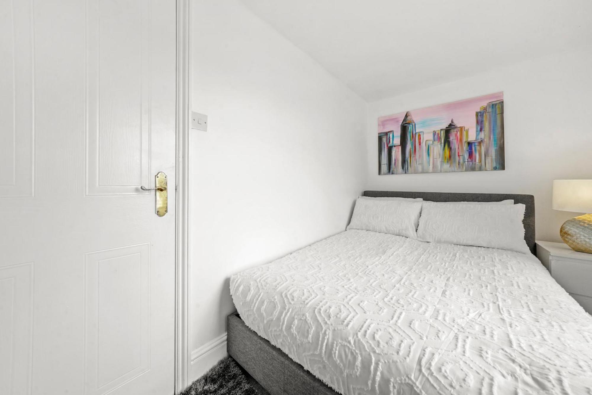 Cosy 2 Bedroom Flat In Canning Town Excel With Free Parking *
