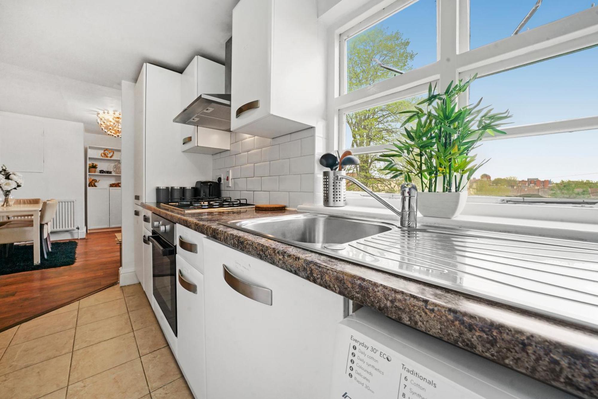 Cosy 2 Bedroom Flat In Canning Town Excel With Free Parking Appartement Londen
