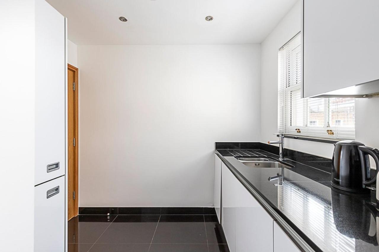 Elegant And Cosy Family In Marylebone London