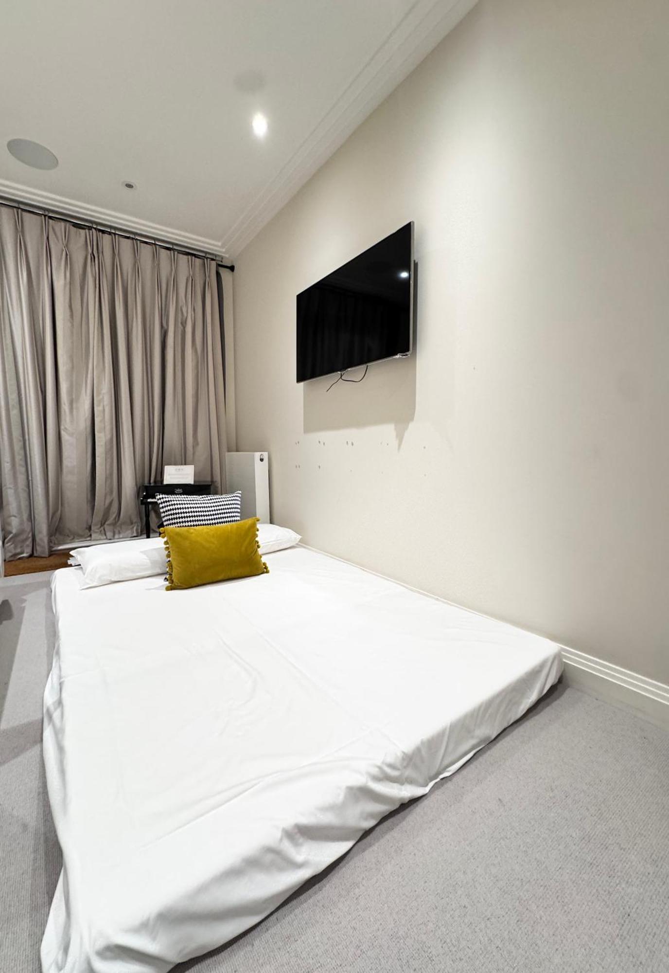 Apartment Walk To Kings Road Plenty Shops And Restaurants London