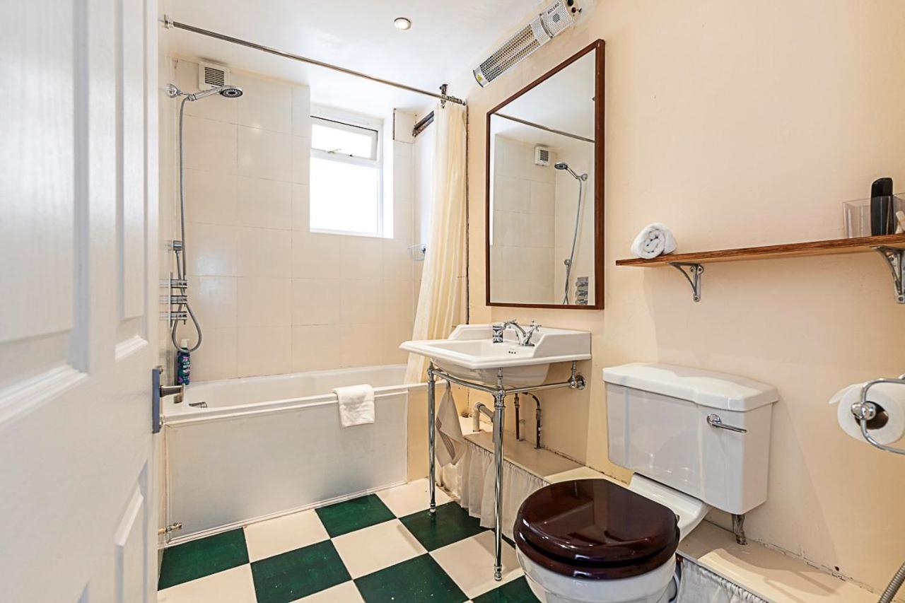 Appartement Retro Charm And Modern Comforts Londen