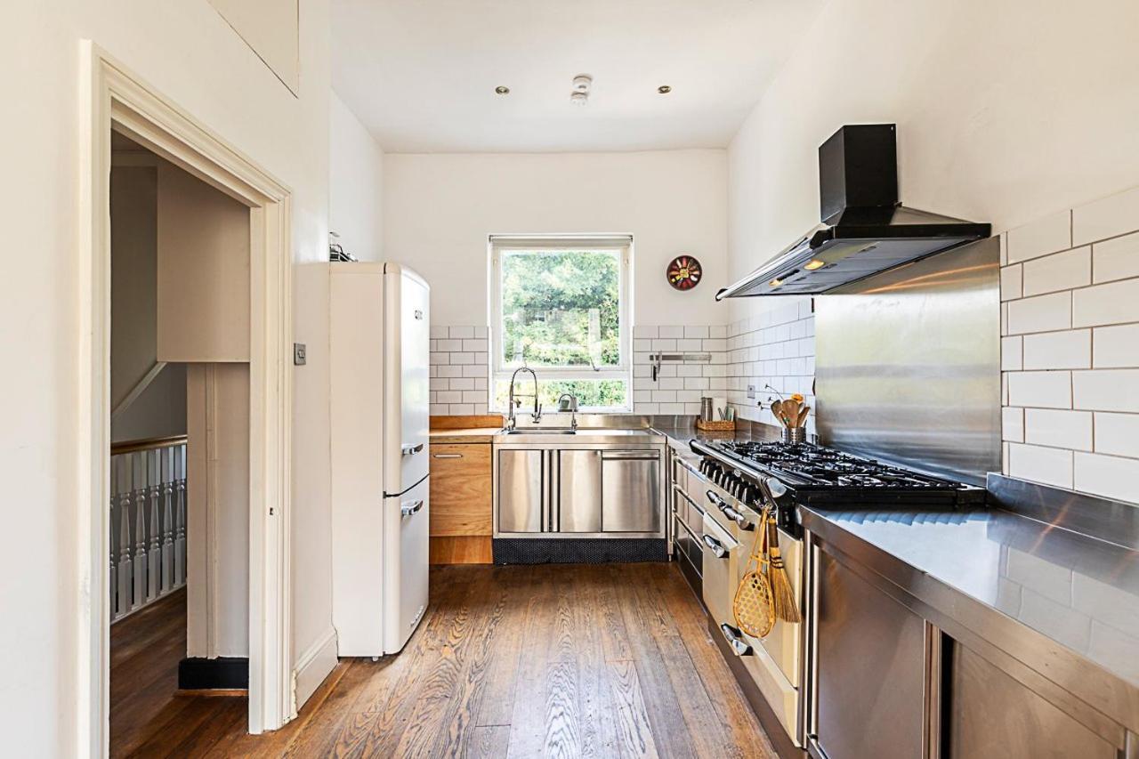 Appartement Retro Charm And Modern Comforts