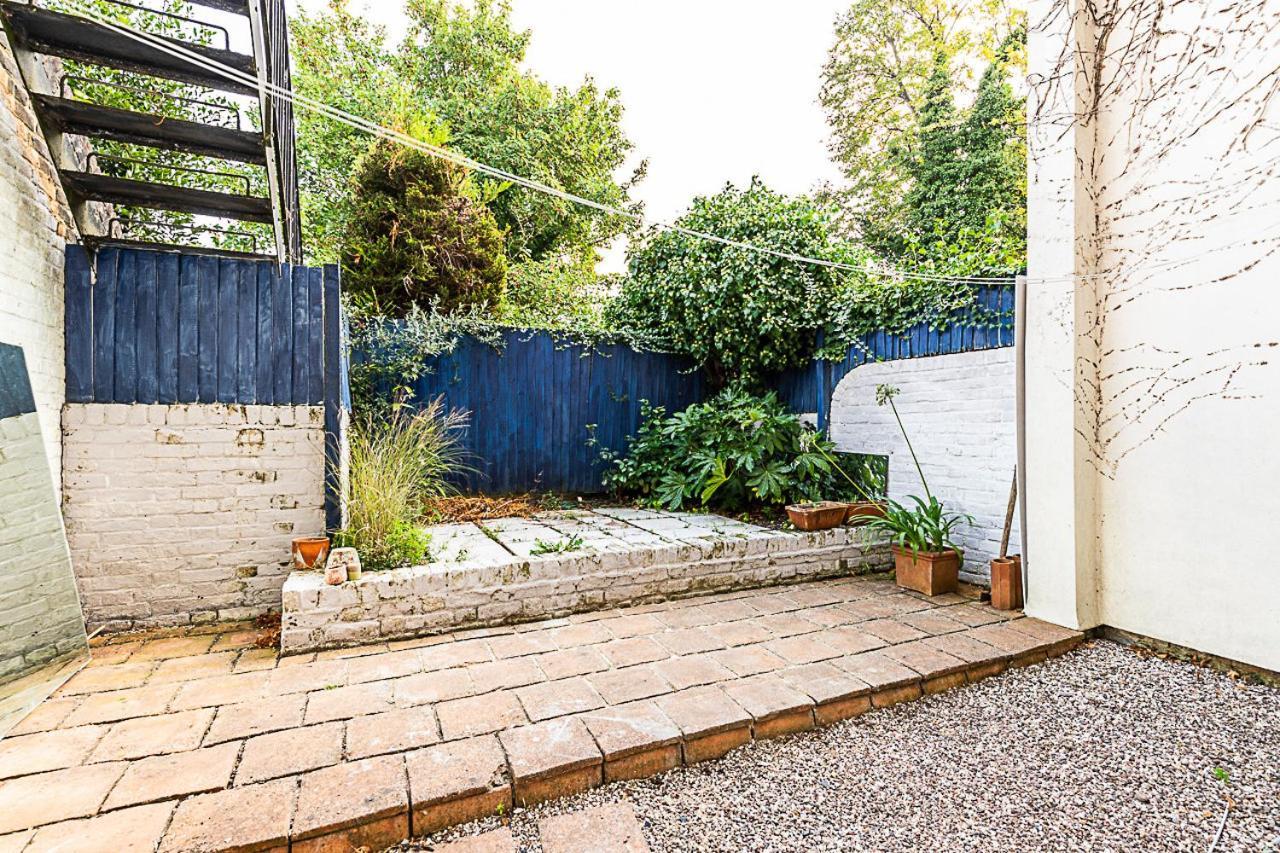 Retro Charm And Modern Comforts Londen